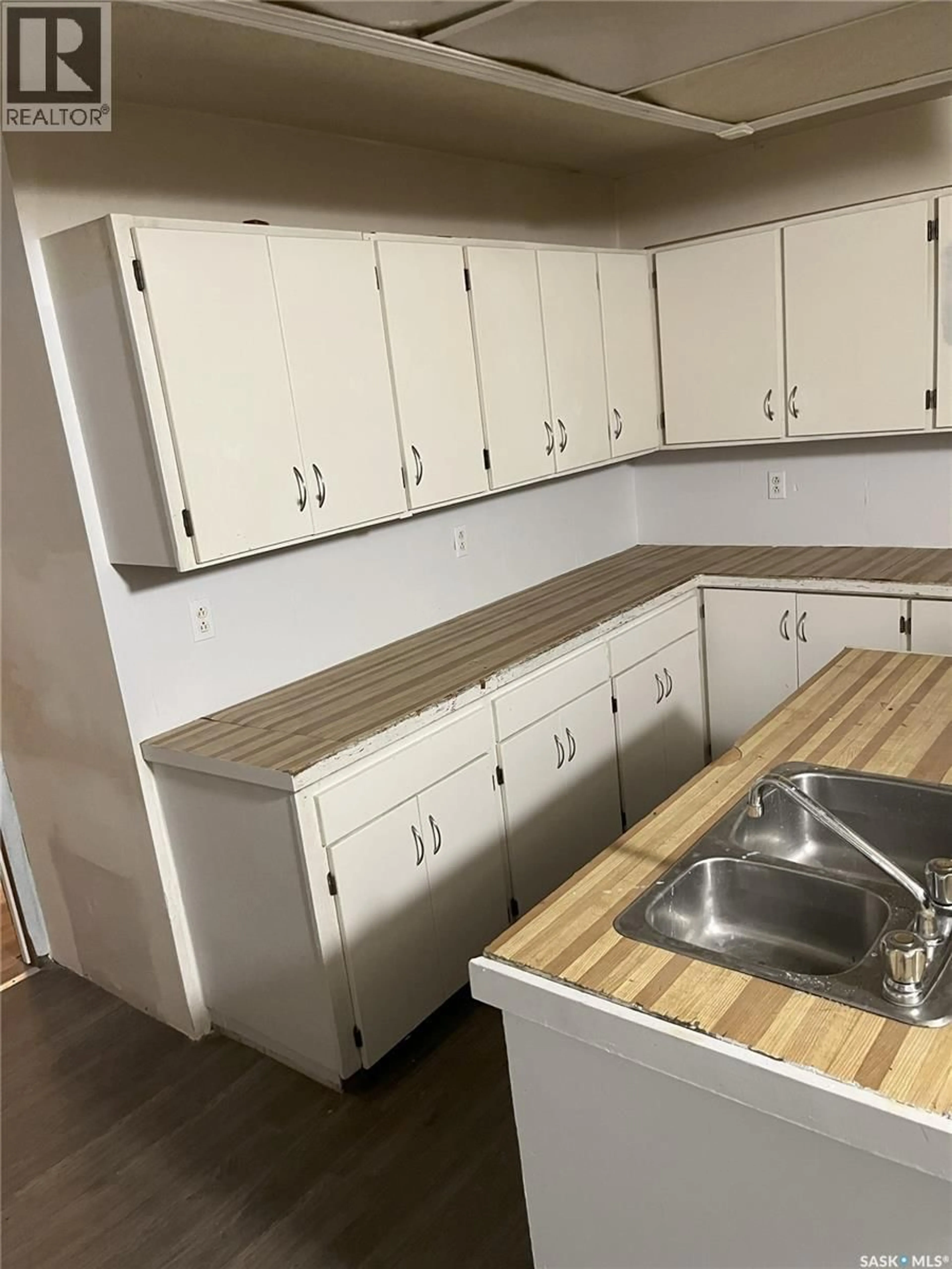Standard kitchen, unknown for 413 COTTER STREET, Kamsack Saskatchewan S0A1S0
