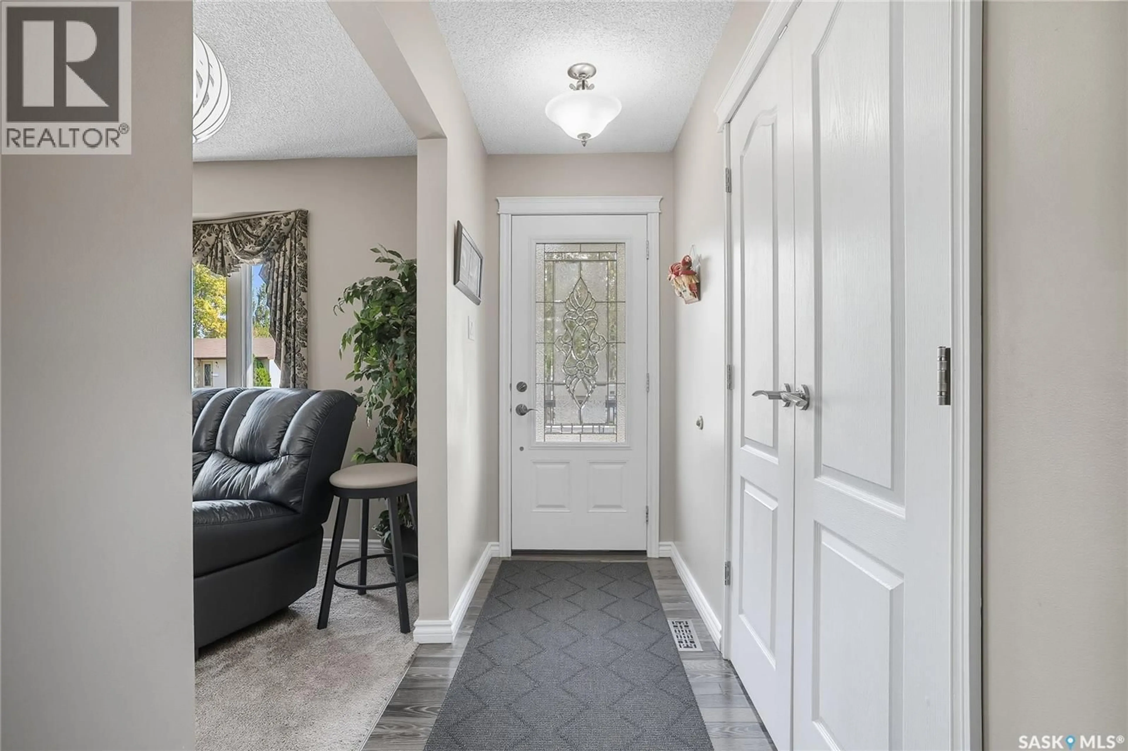 Indoor entryway for 78 ARNASON CRESCENT, Saskatoon Saskatchewan S7H4M8