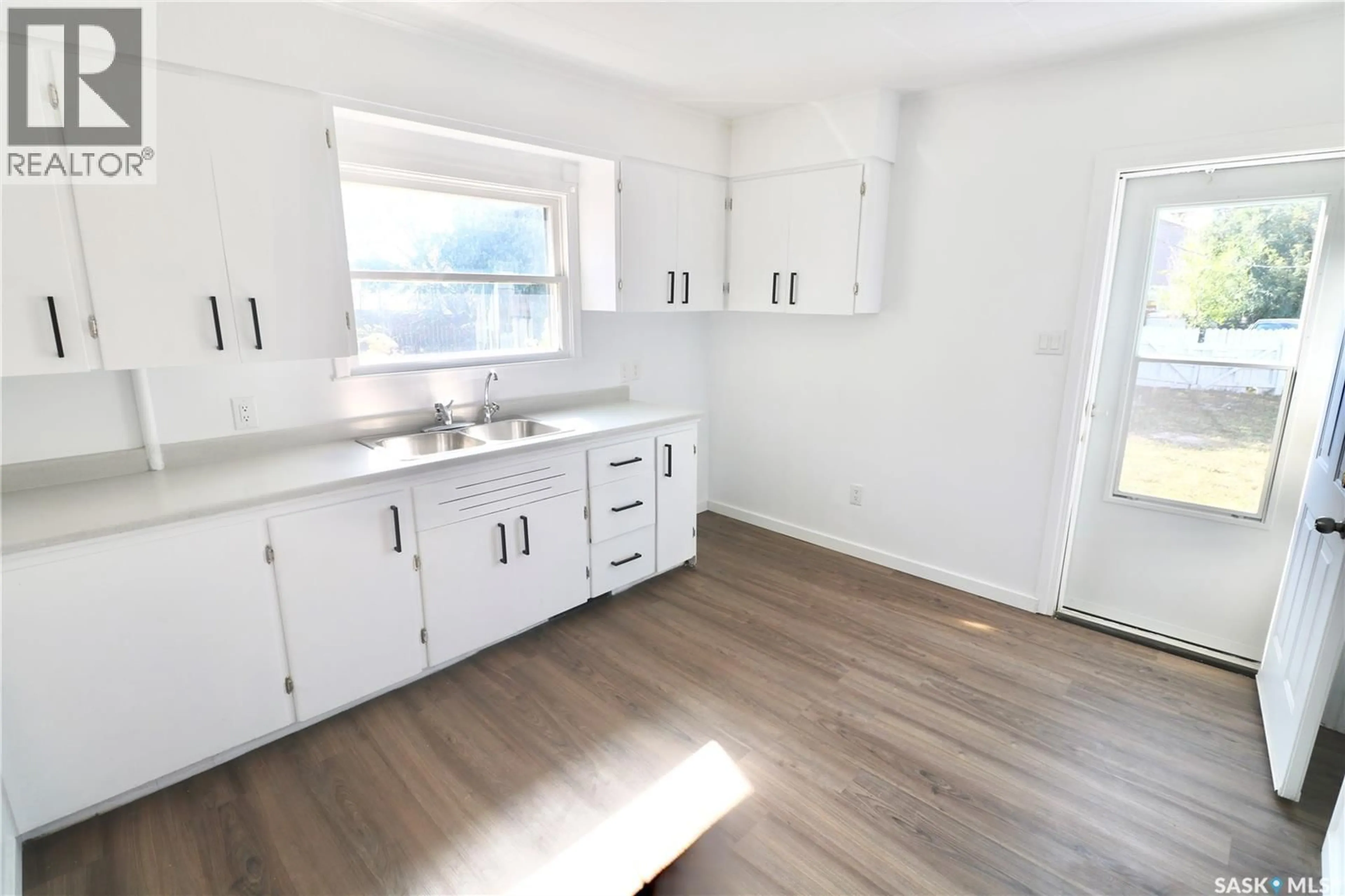 Unknown for 436 SCARTH STREET, Regina Saskatchewan S4R2C5