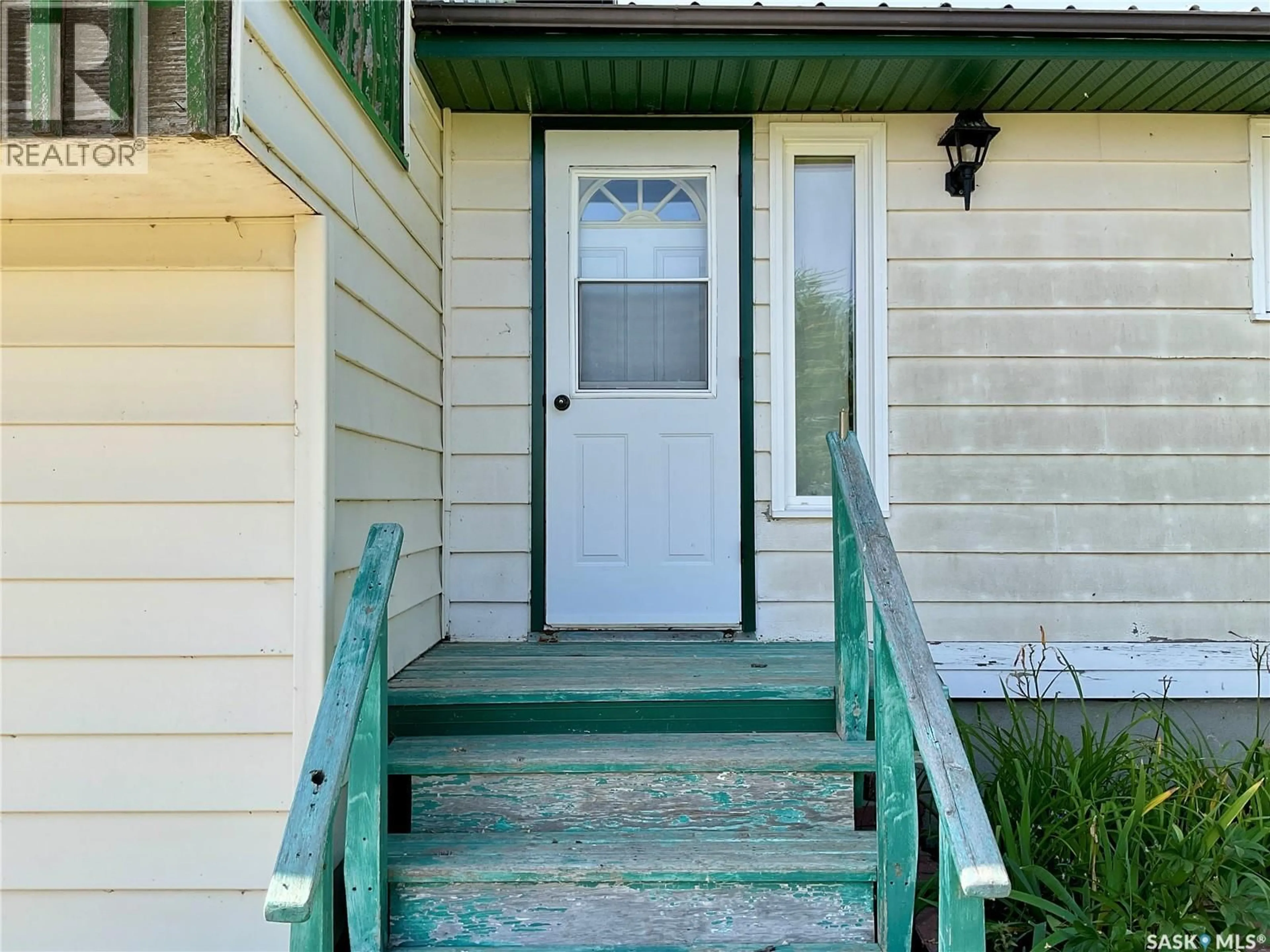 Home with vinyl exterior material, street for 2203 - 16434 RANGE ROAD, Sherwood Rm No. 159 Saskatchewan S4W0L3