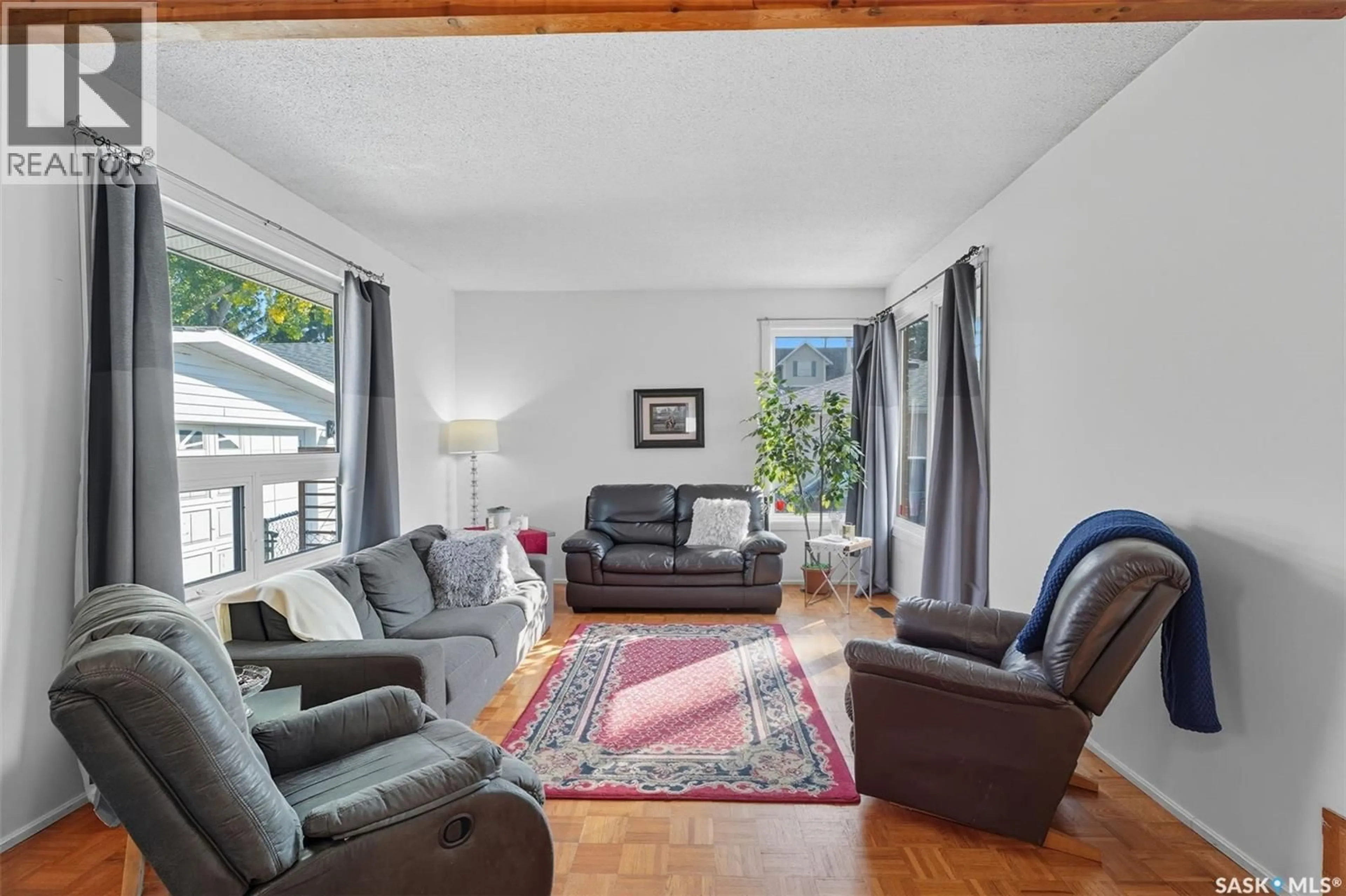 Living room with furniture, unknown for 3416 DIEPPE STREET, Saskatoon Saskatchewan S7M3S9