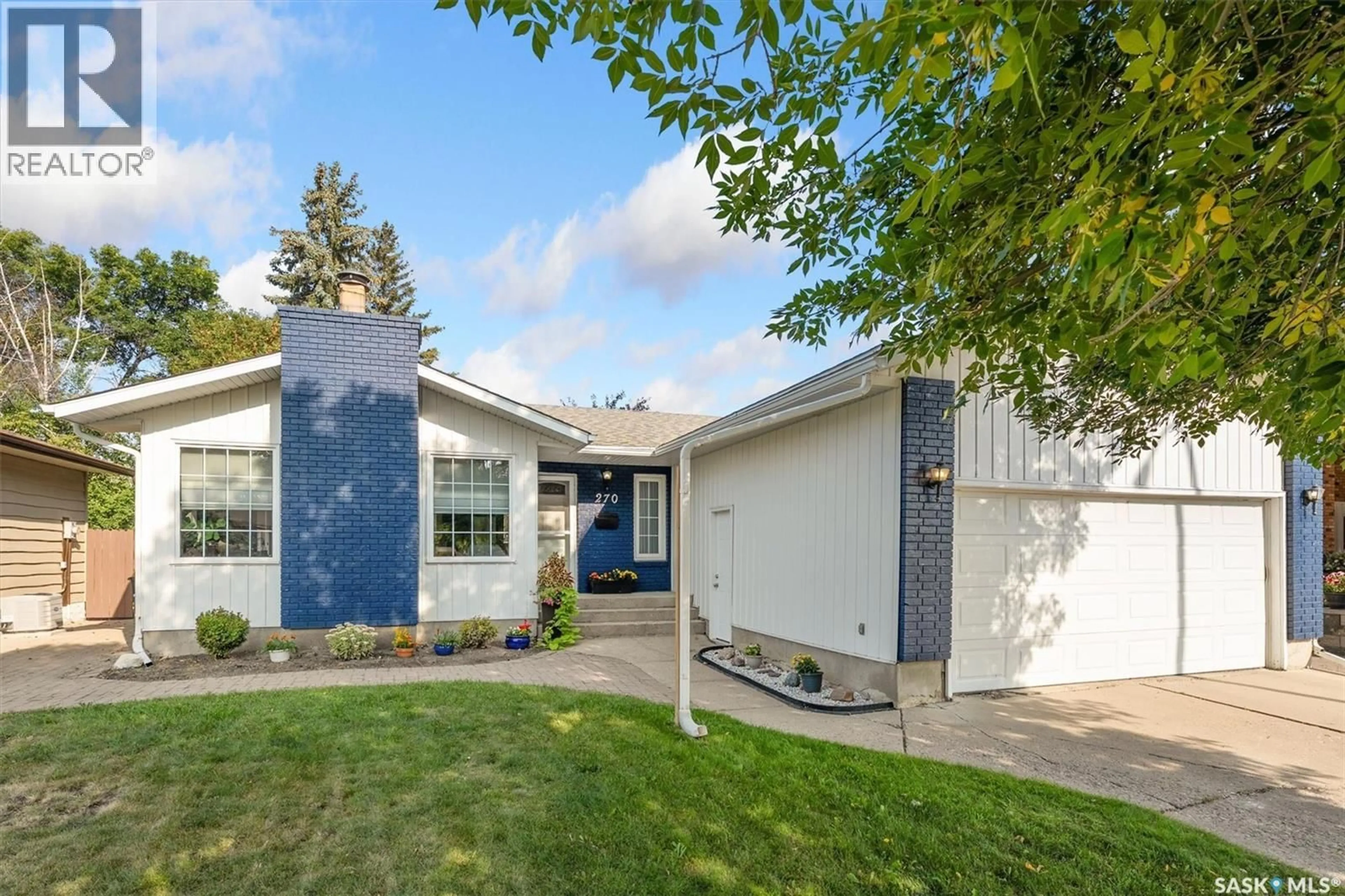Home with vinyl exterior material, street for 270 DAVID KNIGHT CRESCENT, Saskatoon Saskatchewan S7K5L8