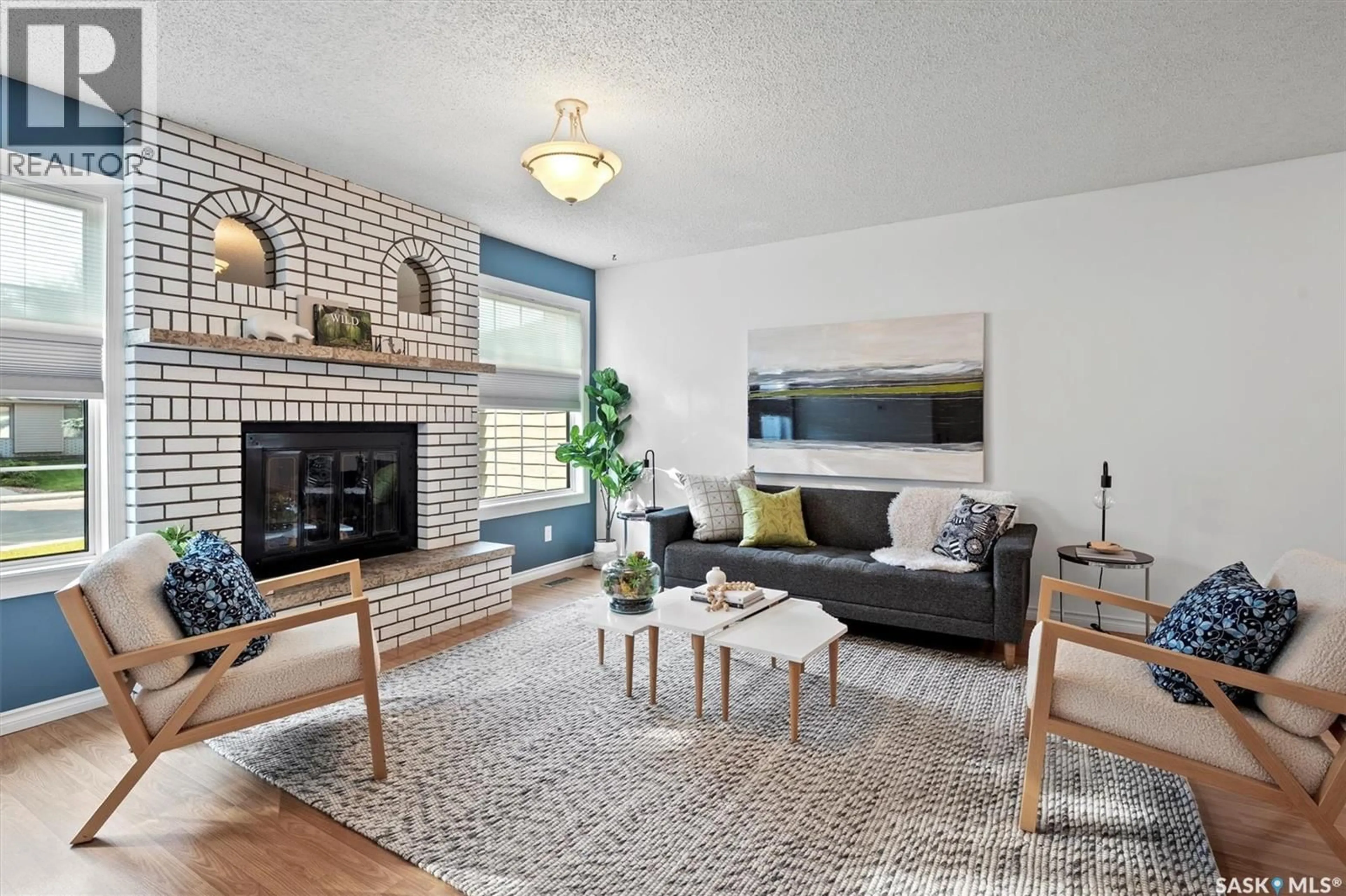 Living room with furniture, unknown for 270 DAVID KNIGHT CRESCENT, Saskatoon Saskatchewan S7K5L8