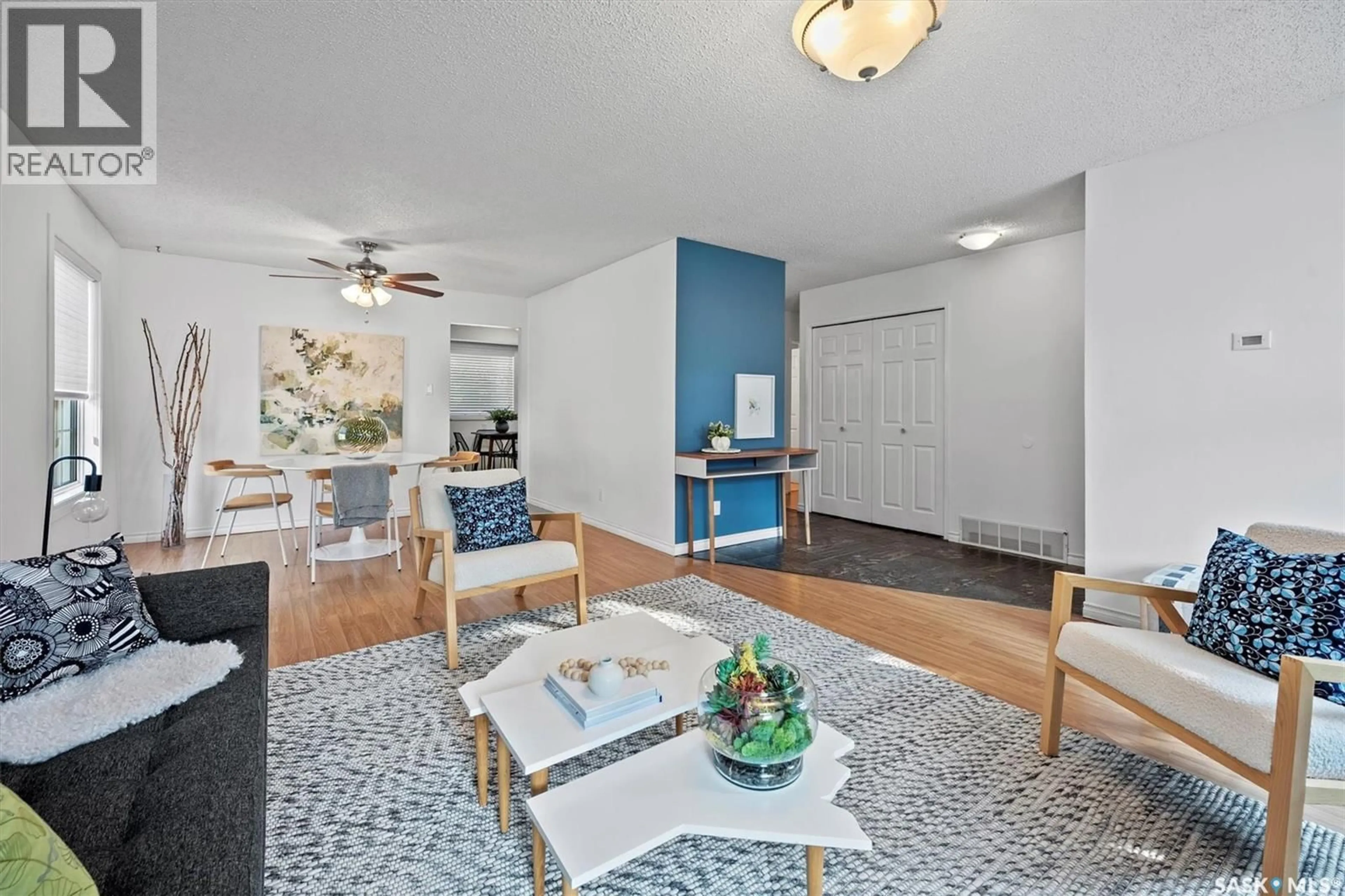 Living room with furniture, unknown for 270 DAVID KNIGHT CRESCENT, Saskatoon Saskatchewan S7K5L8