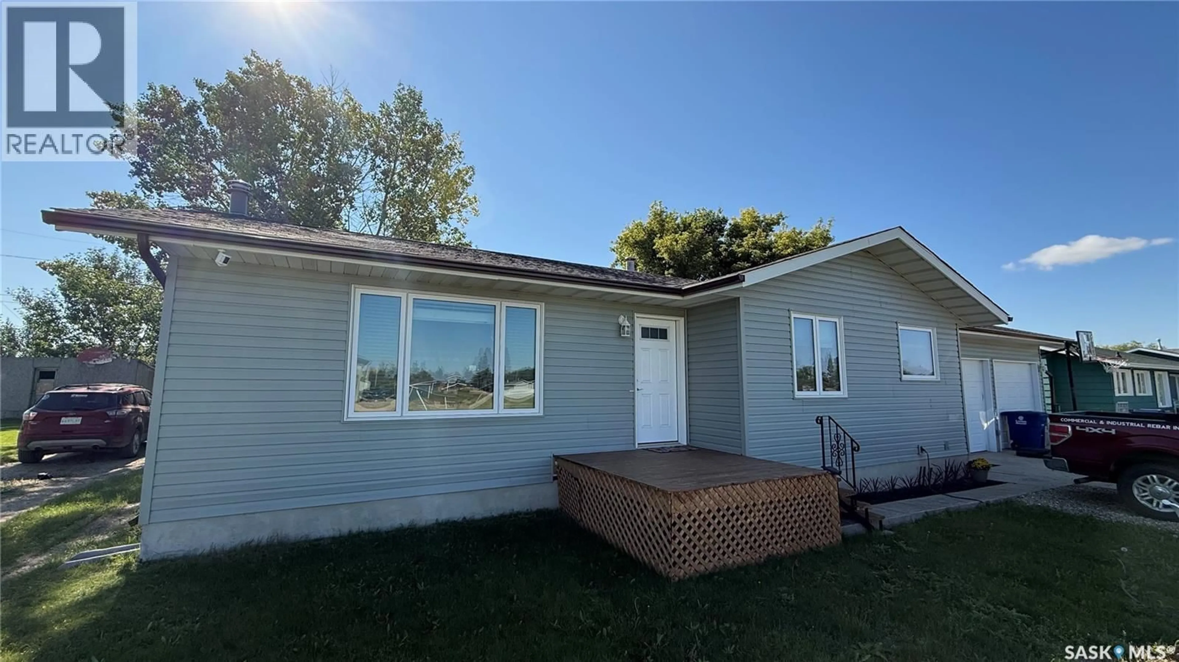 Home with vinyl exterior material, building for 405 LINCOLN AVENUE, Hanley Saskatchewan S0G2E0