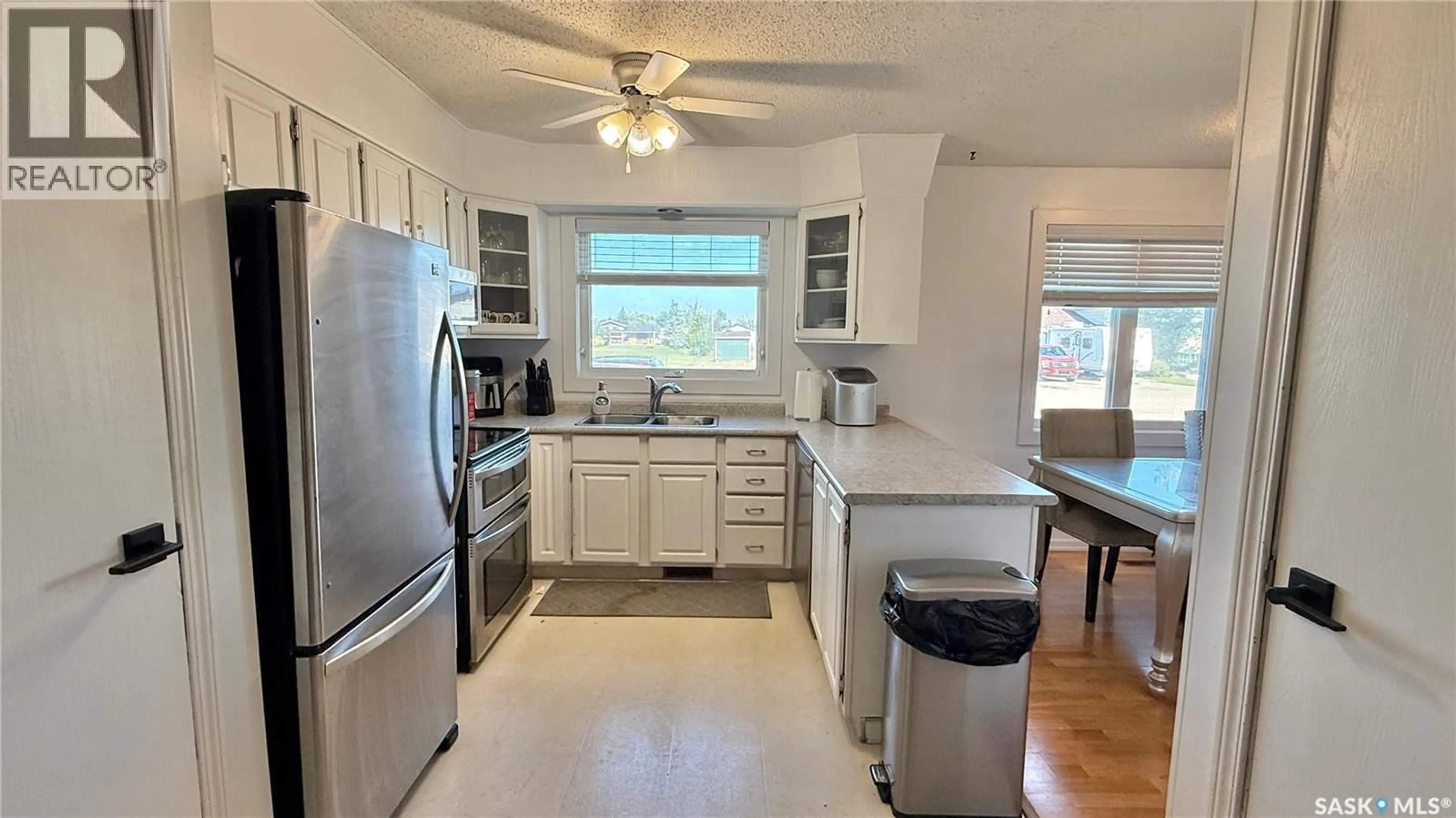 Standard kitchen, unknown for 405 LINCOLN AVENUE, Hanley Saskatchewan S0G2E0