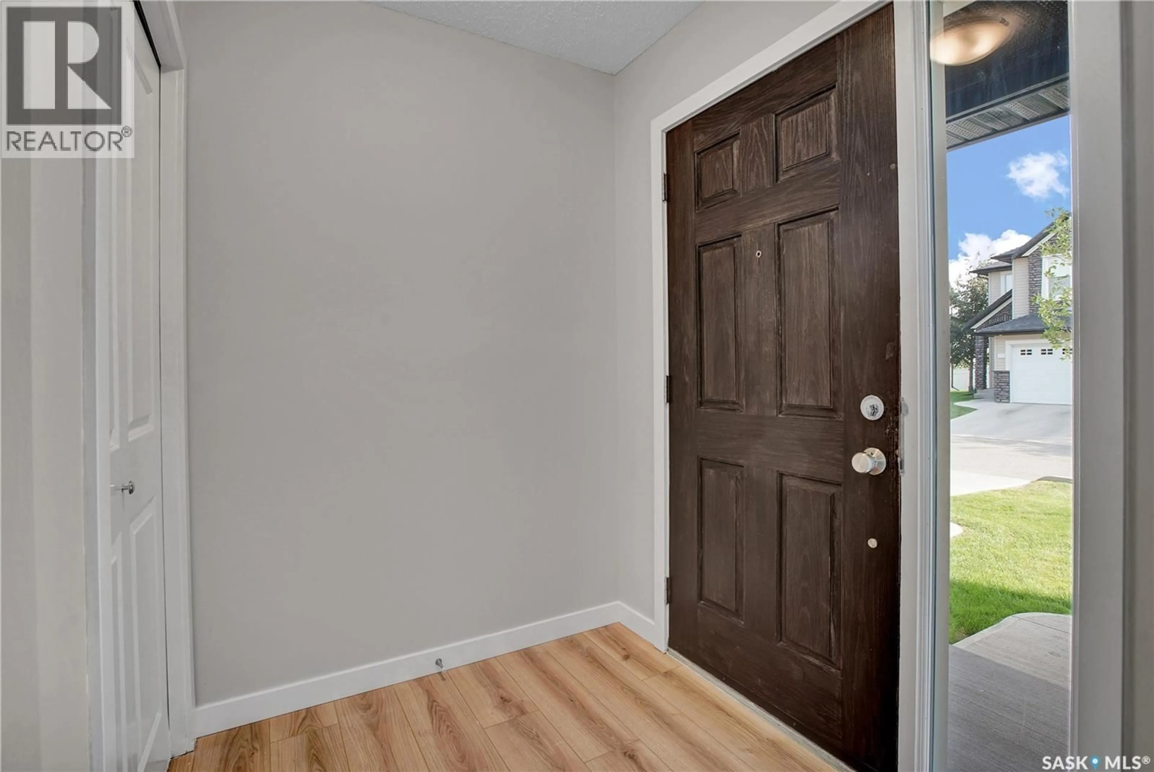 Indoor entryway for 410 - 213 LEDINGHAM WAY, Saskatoon Saskatchewan S7V0C4