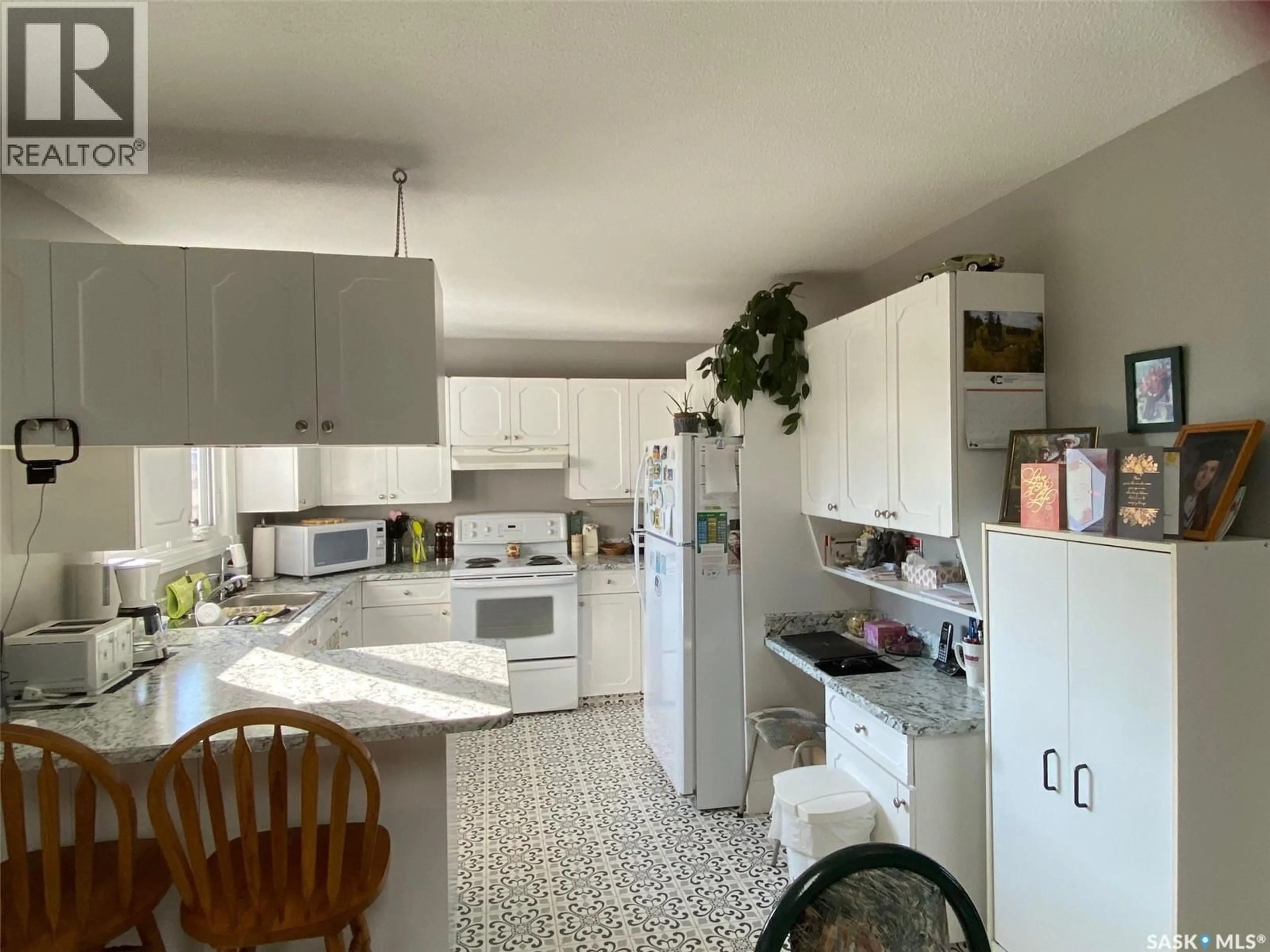 Open concept kitchen, ceramic/tile floor for 333 7TH AVENUE, Melville Saskatchewan S0A2P0