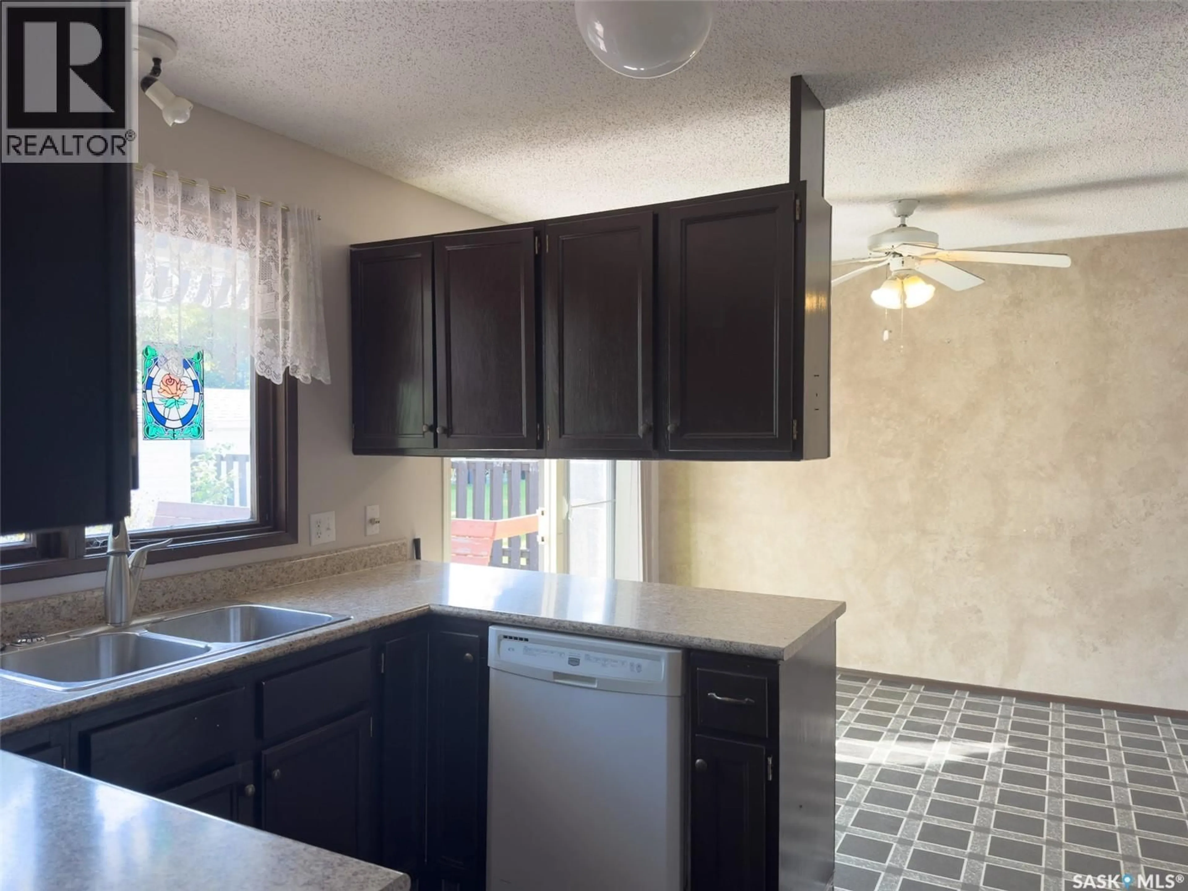 Standard kitchen, ceramic/tile floor for 318 TENNANT CRESCENT, Saskatoon Saskatchewan S7H4Y8