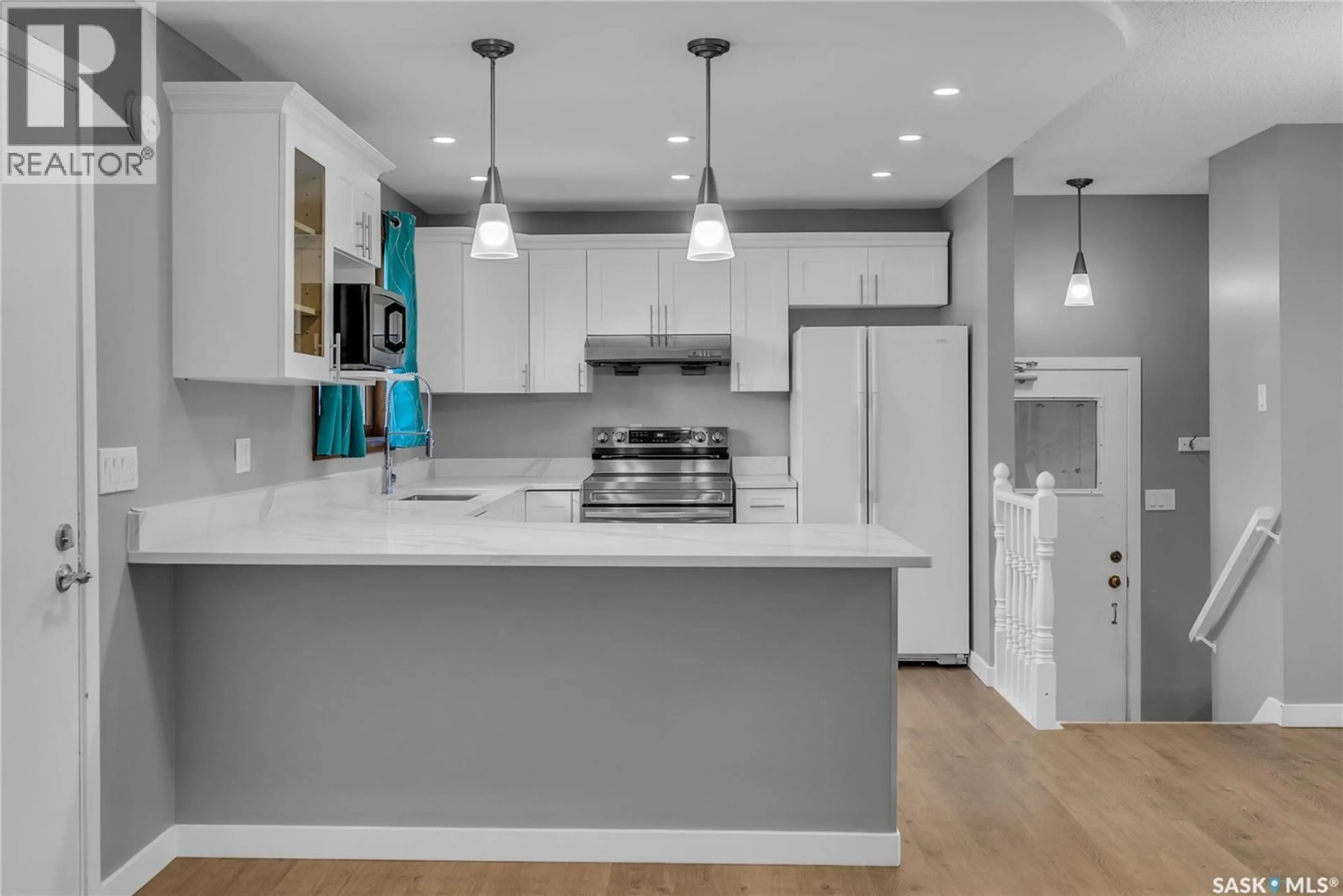 Contemporary kitchen, unknown for 334 WOLLASTON RISE, Saskatoon Saskatchewan S7J4M5