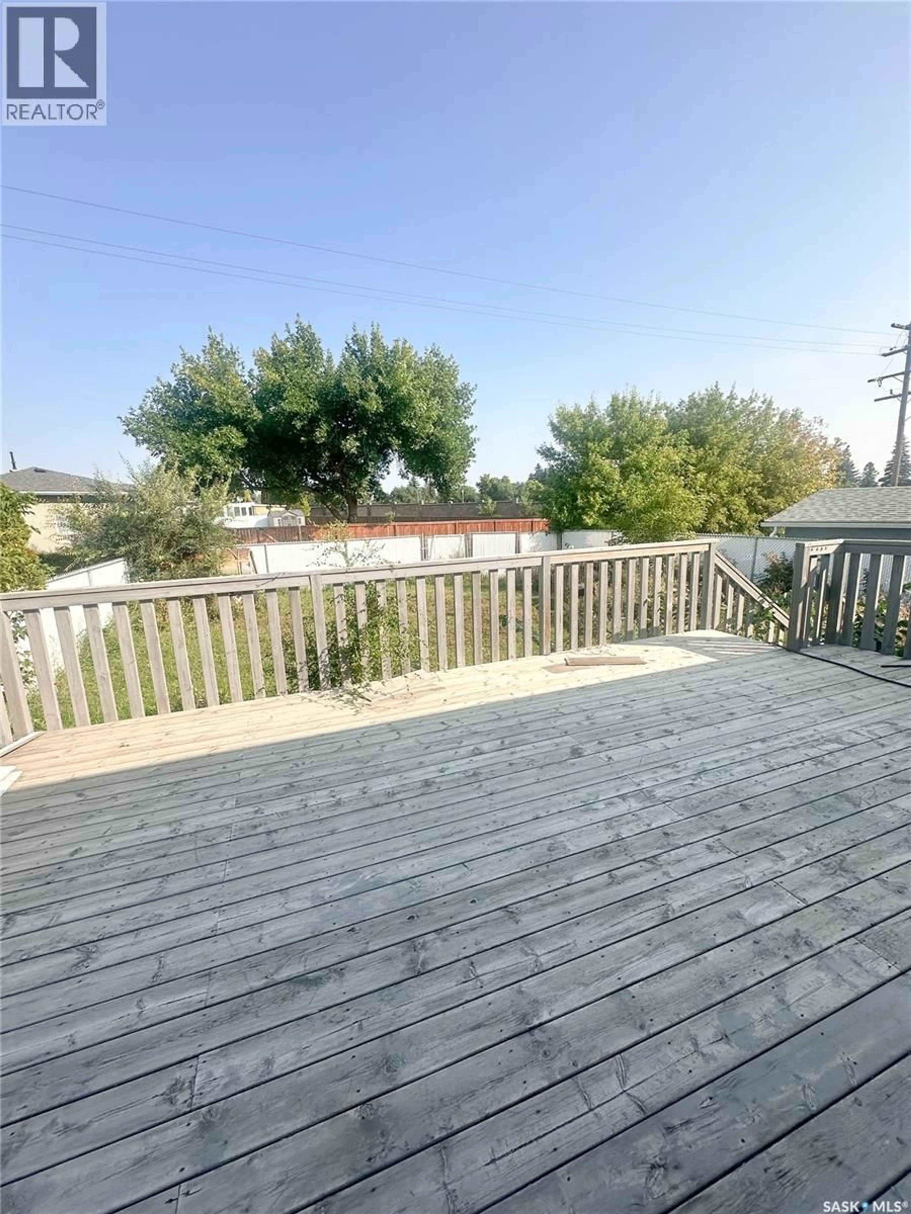 Patio, water/lake/river/ocean view for 163 RUPERT DRIVE, Saskatoon Saskatchewan S7K1B6