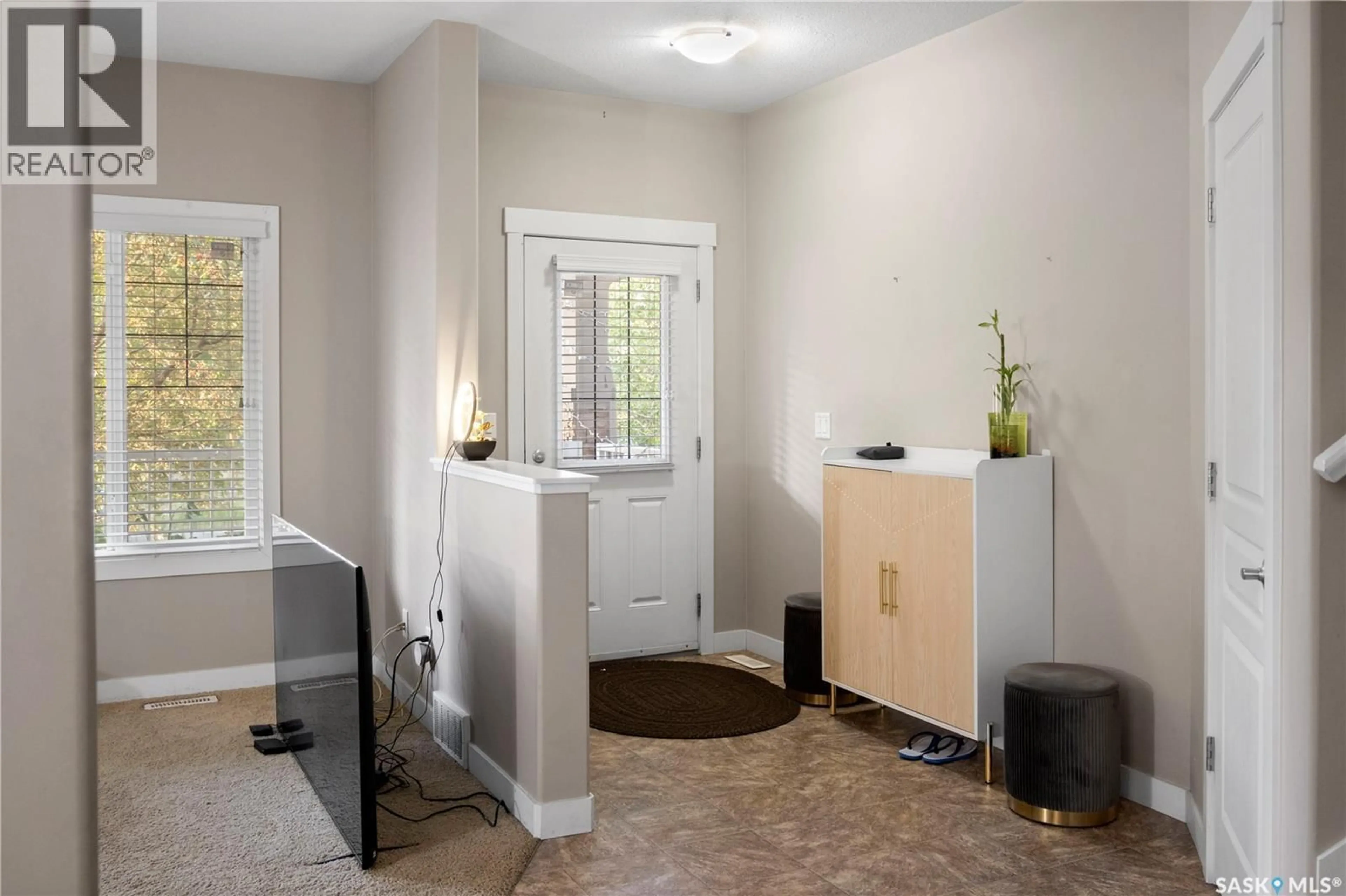 Indoor entryway for 5321 MCCLELLAND DRIVE, Regina Saskatchewan S4W0K7