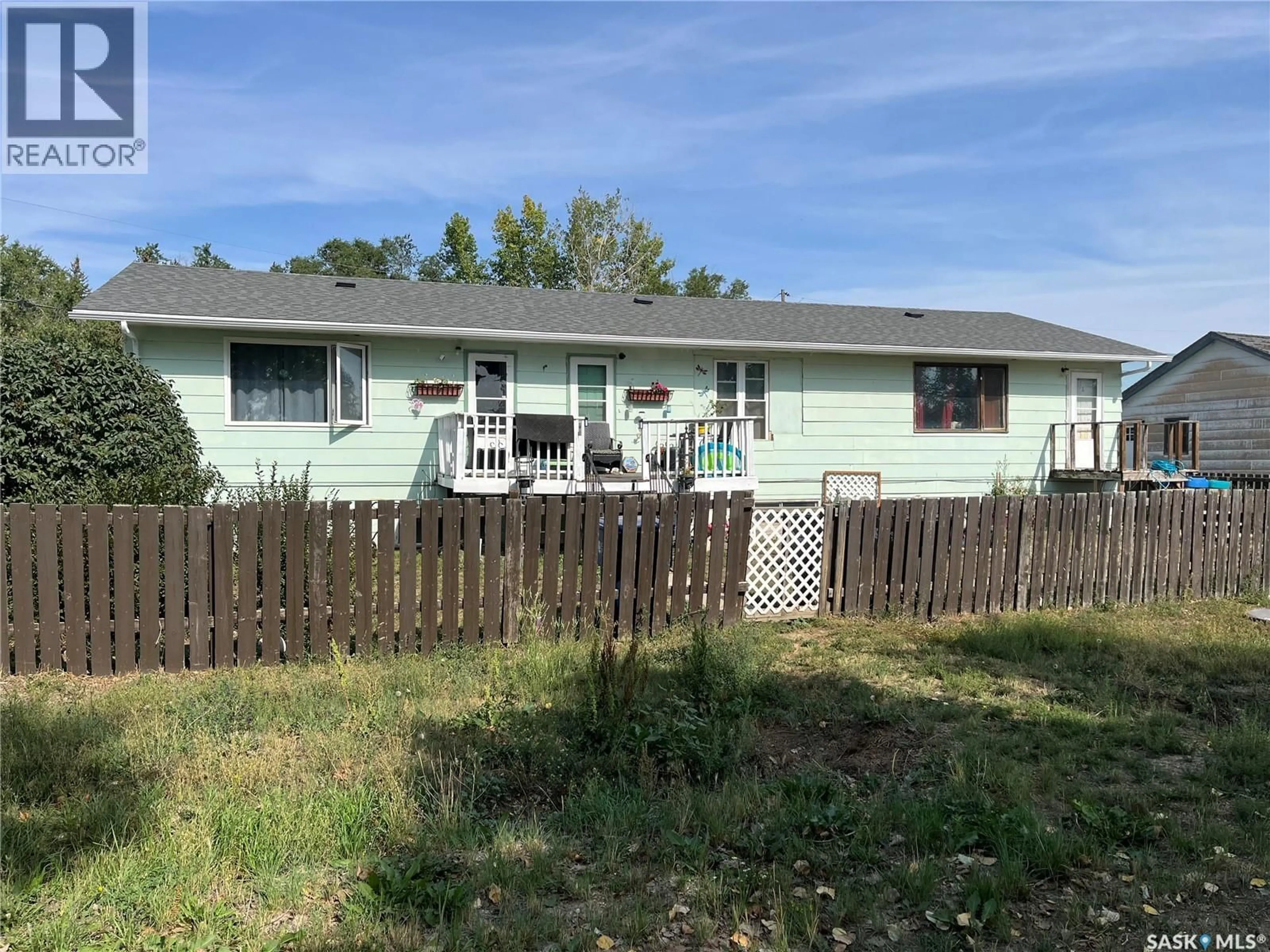 Home with vinyl exterior material, unknown for S - 128 1ST AVENUE, Coronach Saskatchewan S0H0Z0