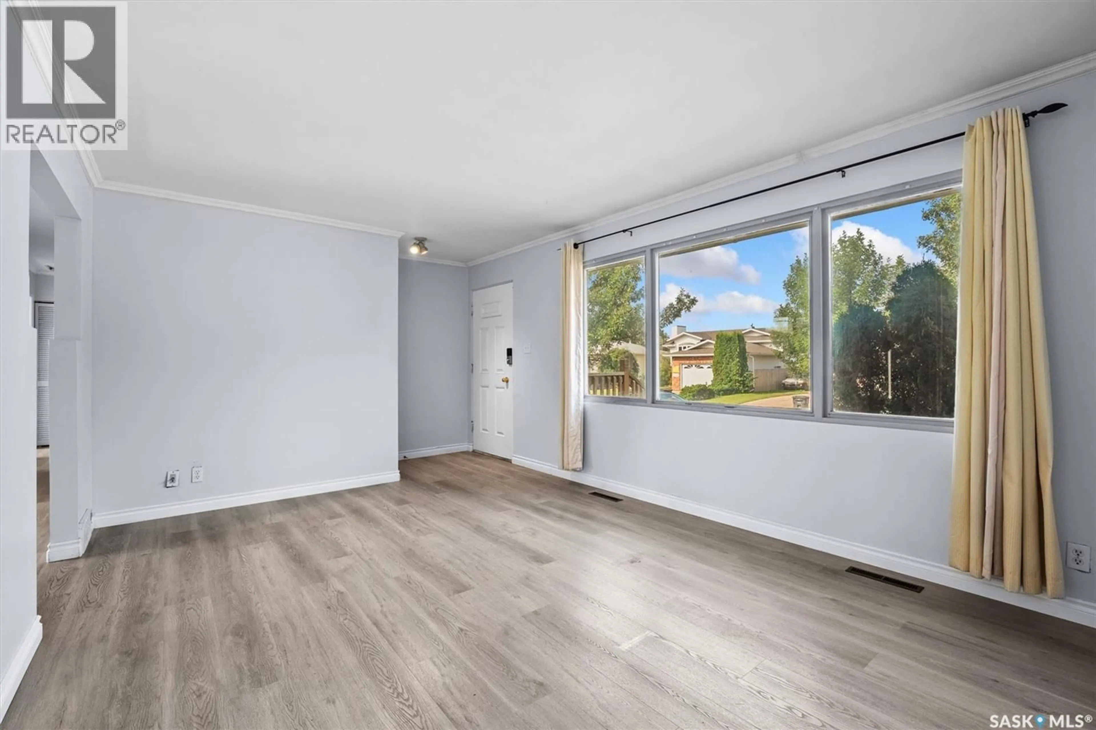 A pic of a room for 234 WITNEY AVENUE, Saskatoon Saskatchewan S7L3M3
