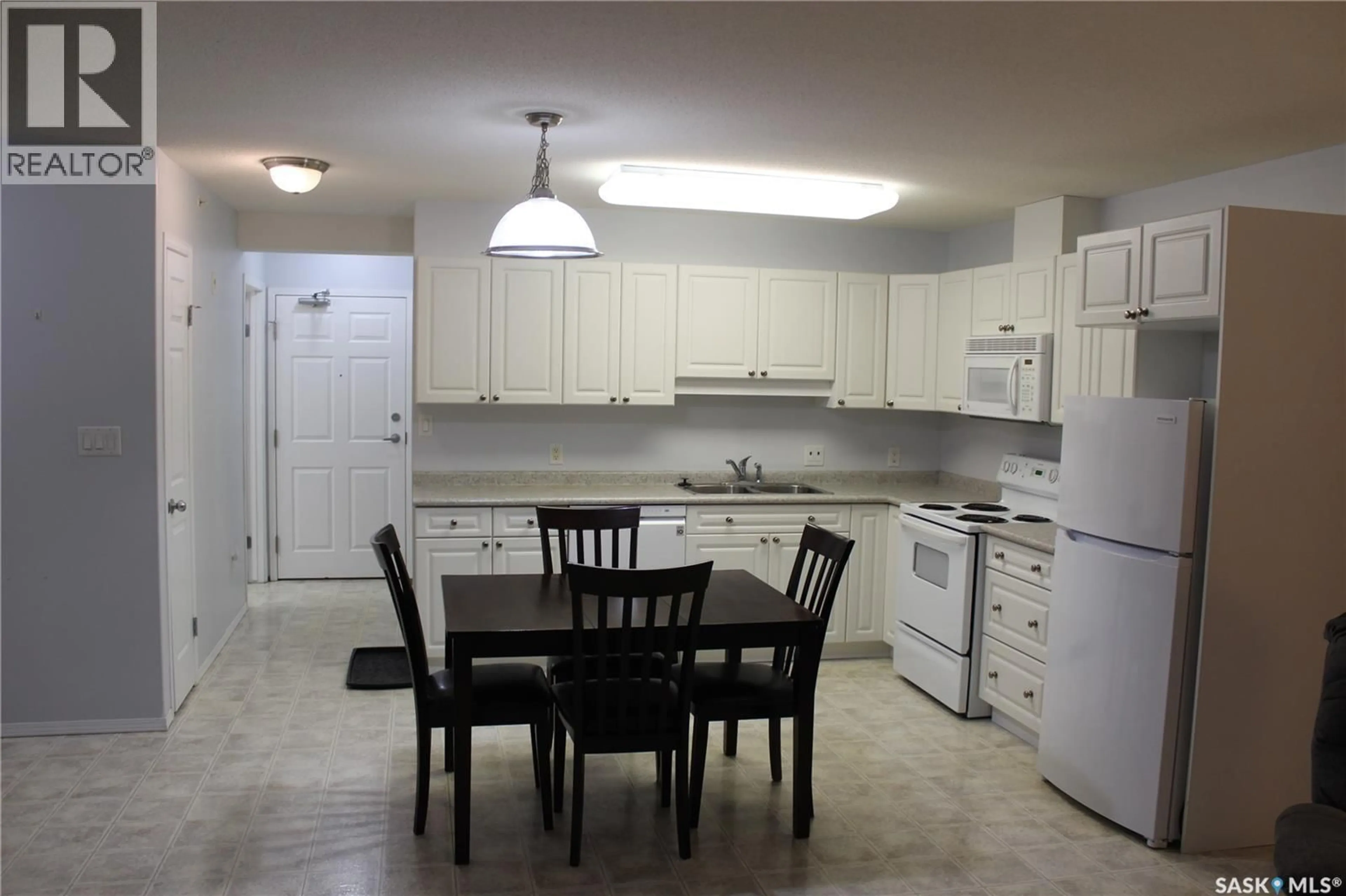 Standard kitchen, unknown for 305 - 1601 FIRST STREET, Estevan Saskatchewan S4A2X4