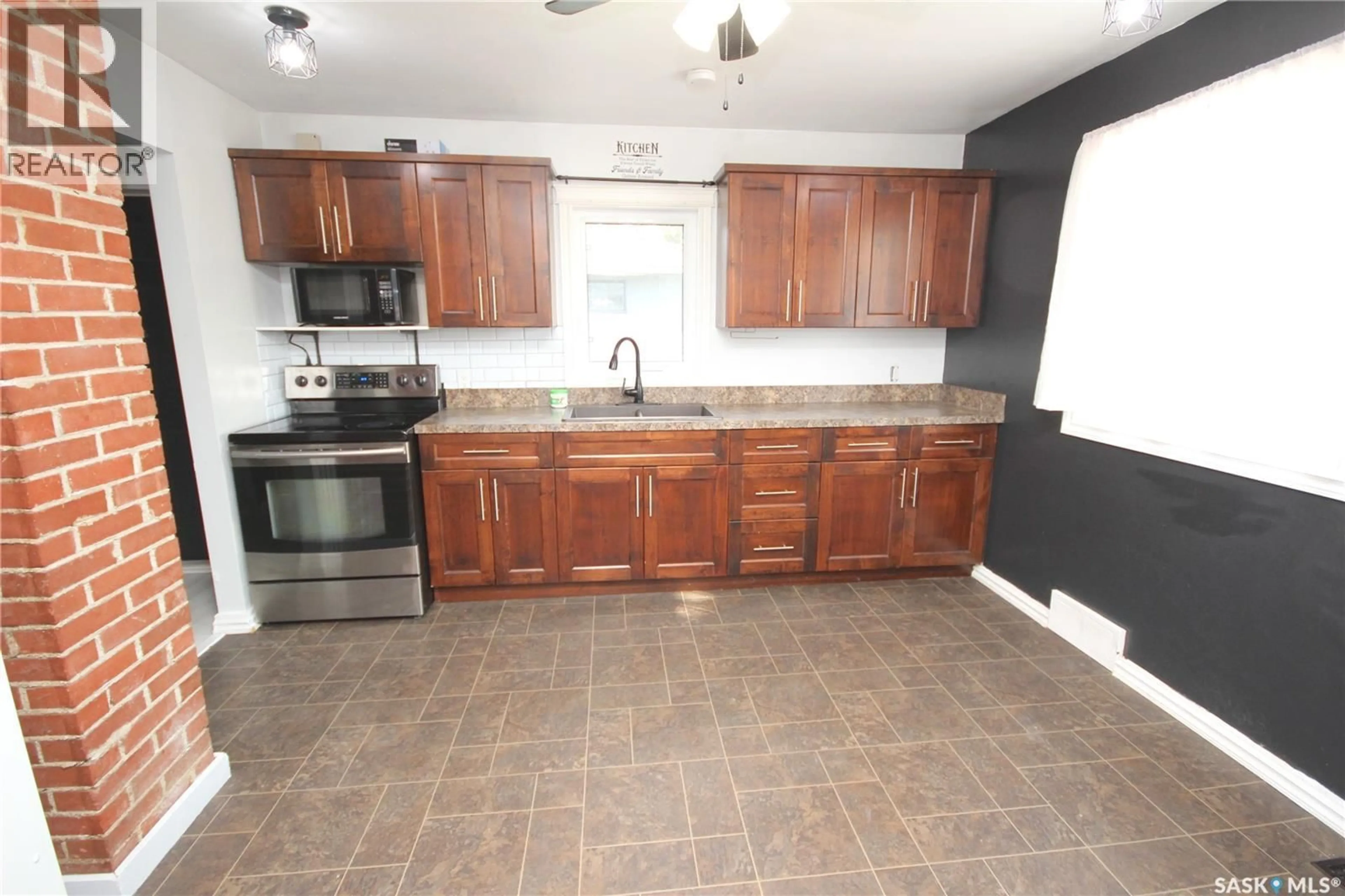 Standard kitchen, ceramic/tile floor for 157 DUNLOP STREET, Yorkton Saskatchewan S3N0B7