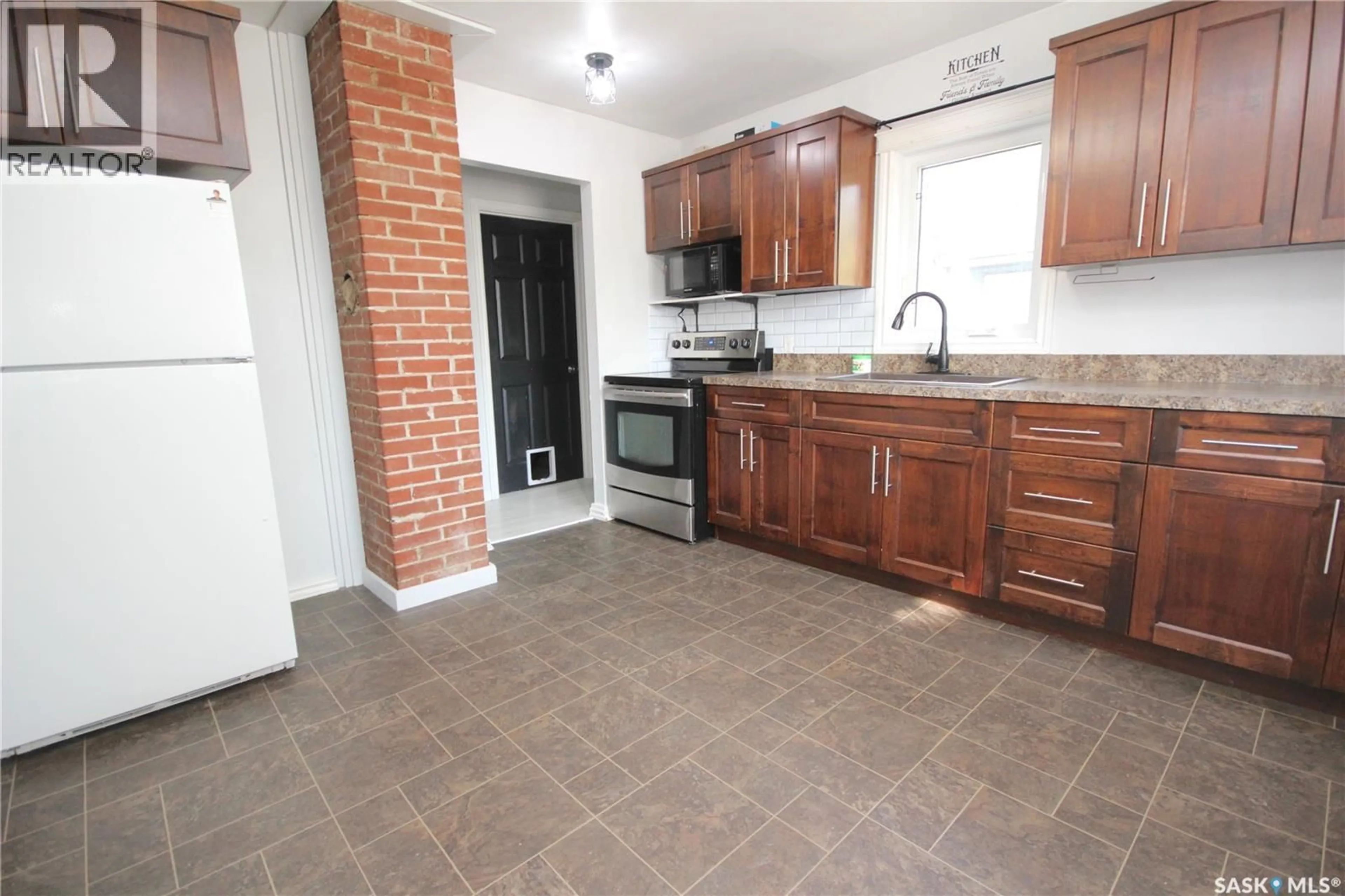 Standard kitchen, ceramic/tile floor for 157 DUNLOP STREET, Yorkton Saskatchewan S3N0B7