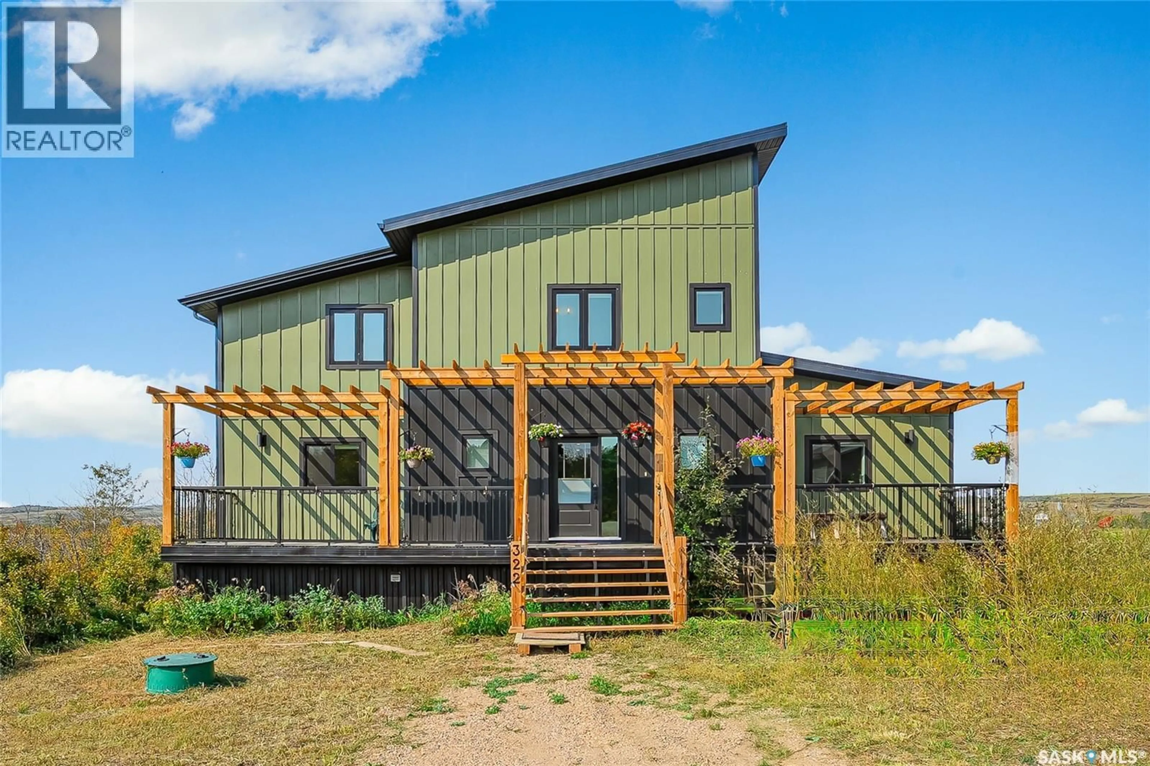 Home with vinyl exterior material, building for 322 LAURIER CRESCENT, Laird Rm No. 404 Saskatchewan S0K2L0