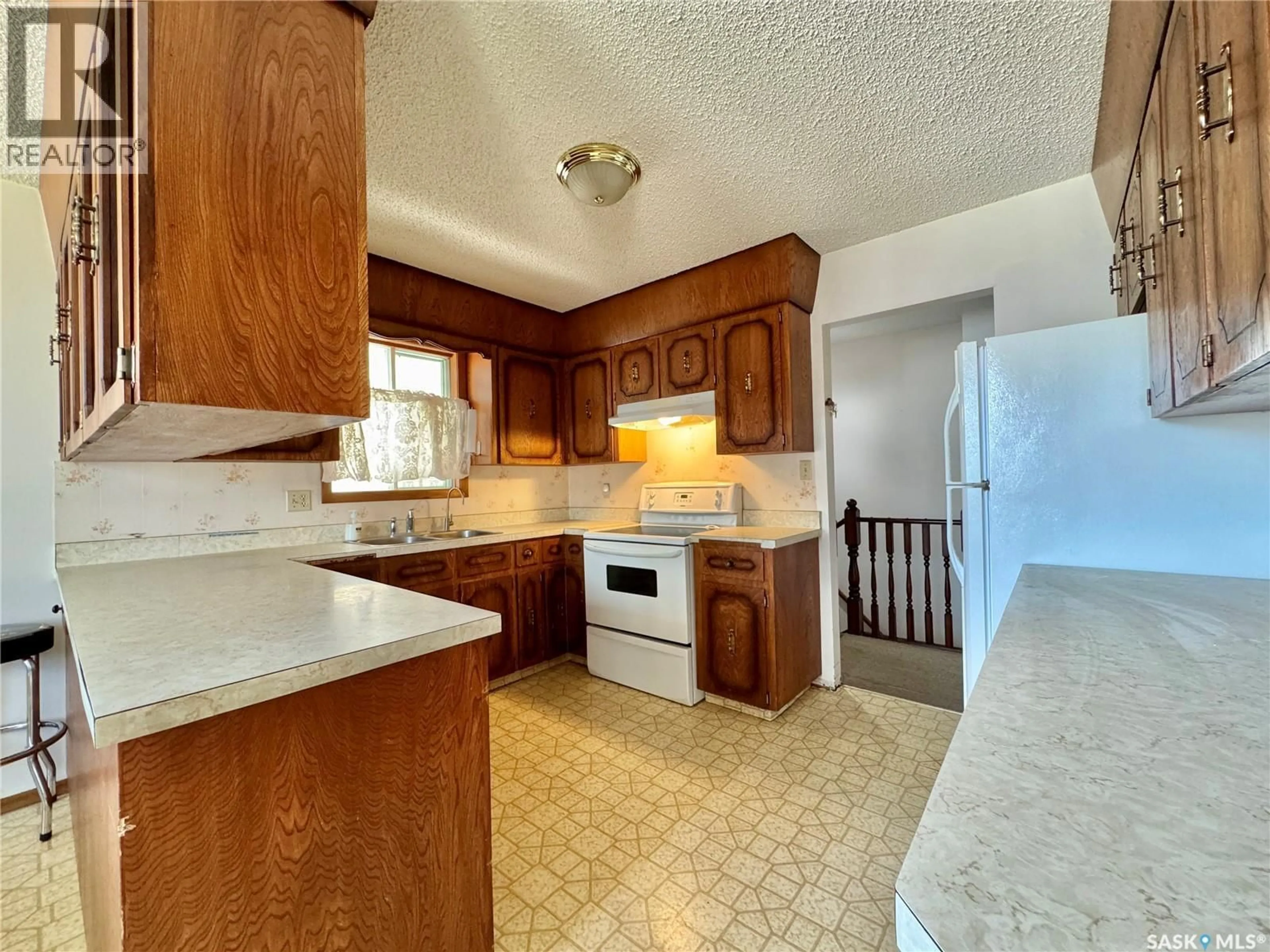Standard kitchen, ceramic/tile floor for 28 CLARKE AVENUE, Yorkton Saskatchewan S3N2M3