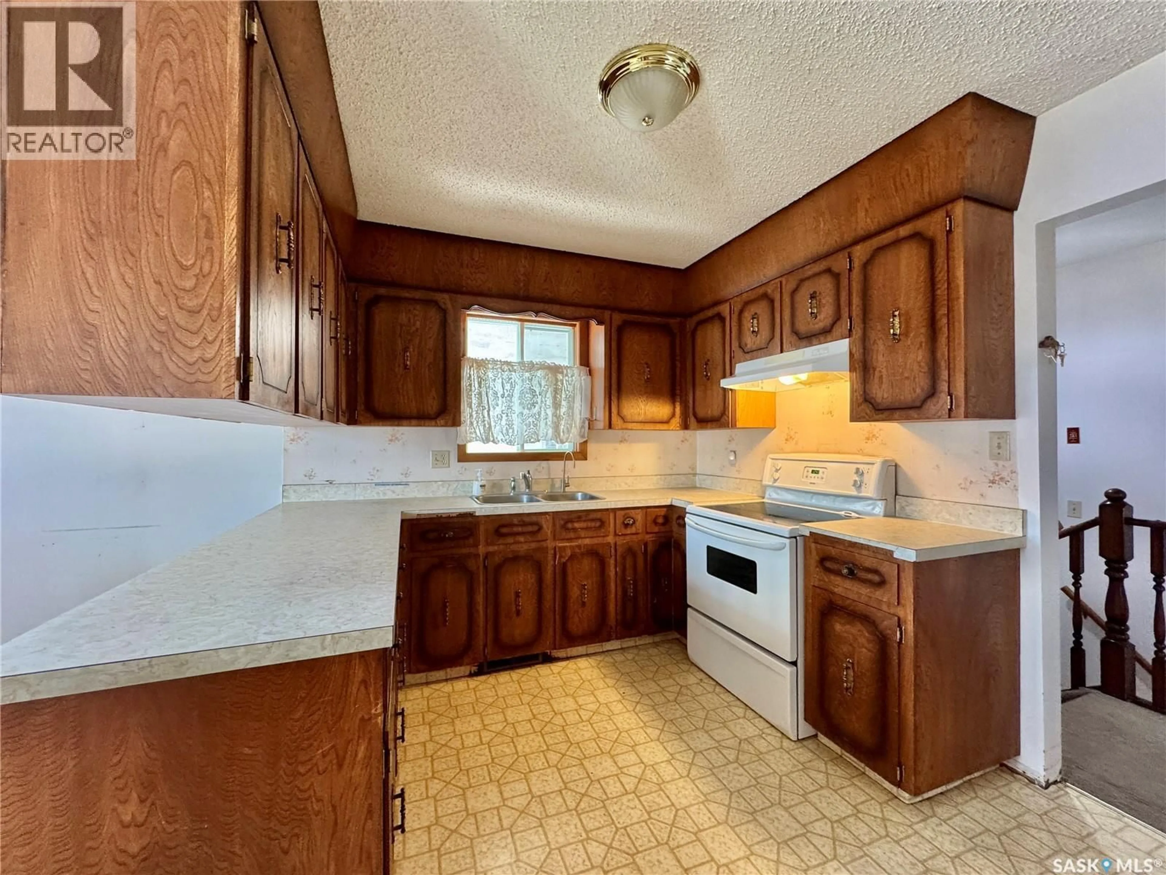 Standard kitchen, unknown for 28 CLARKE AVENUE, Yorkton Saskatchewan S3N2M3