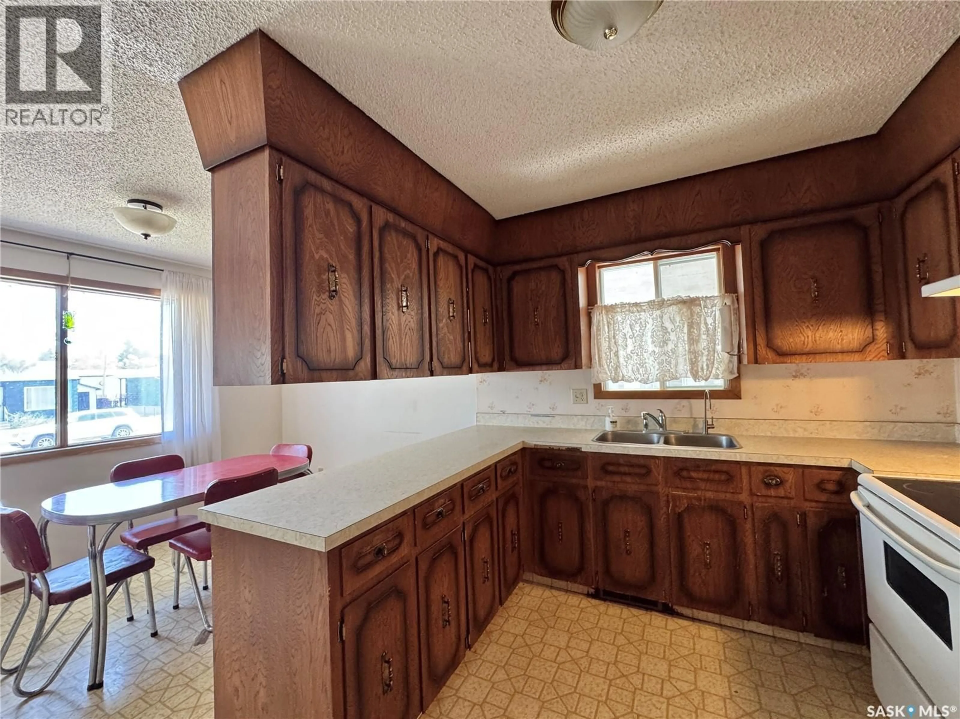 Standard kitchen, unknown for 28 CLARKE AVENUE, Yorkton Saskatchewan S3N2M3