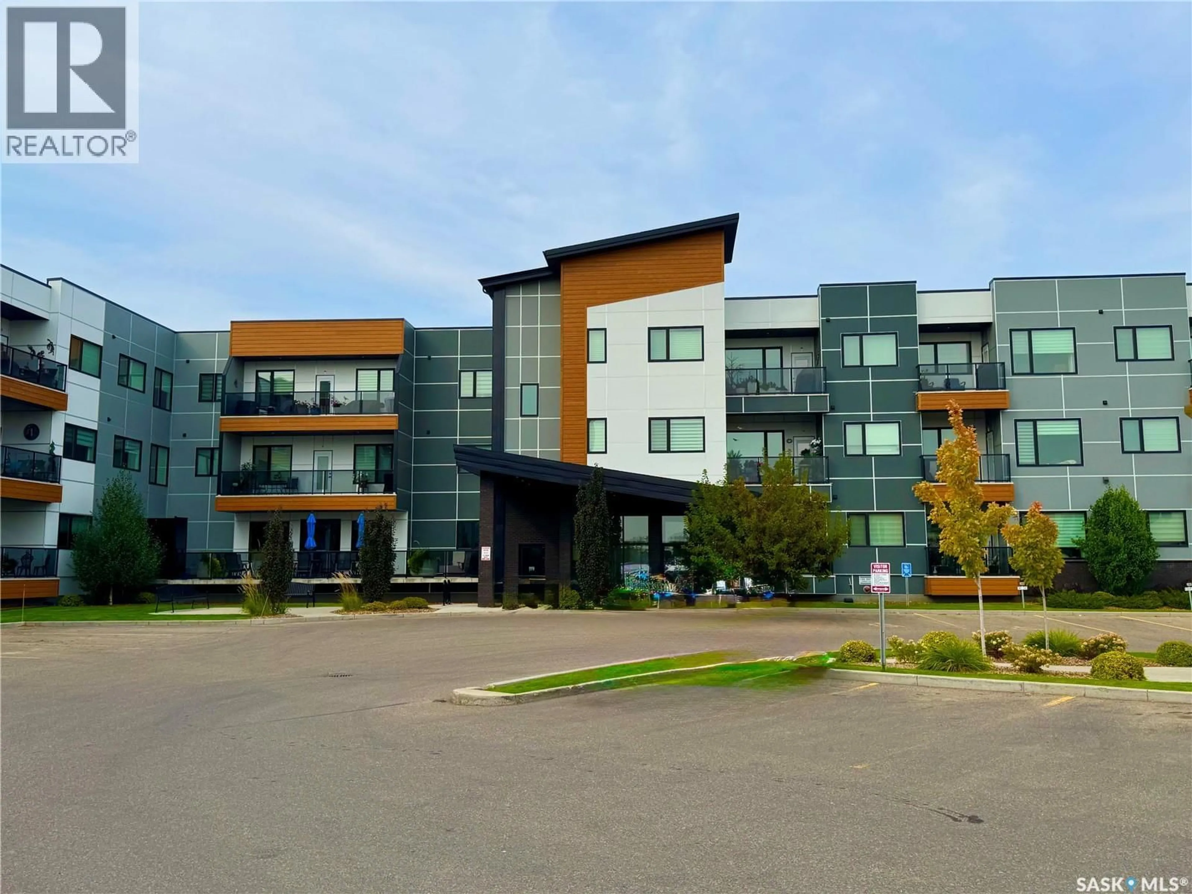 Unknown for 105 - 232 WILLIS CRESCENT, Saskatoon Saskatchewan S7T0Z3