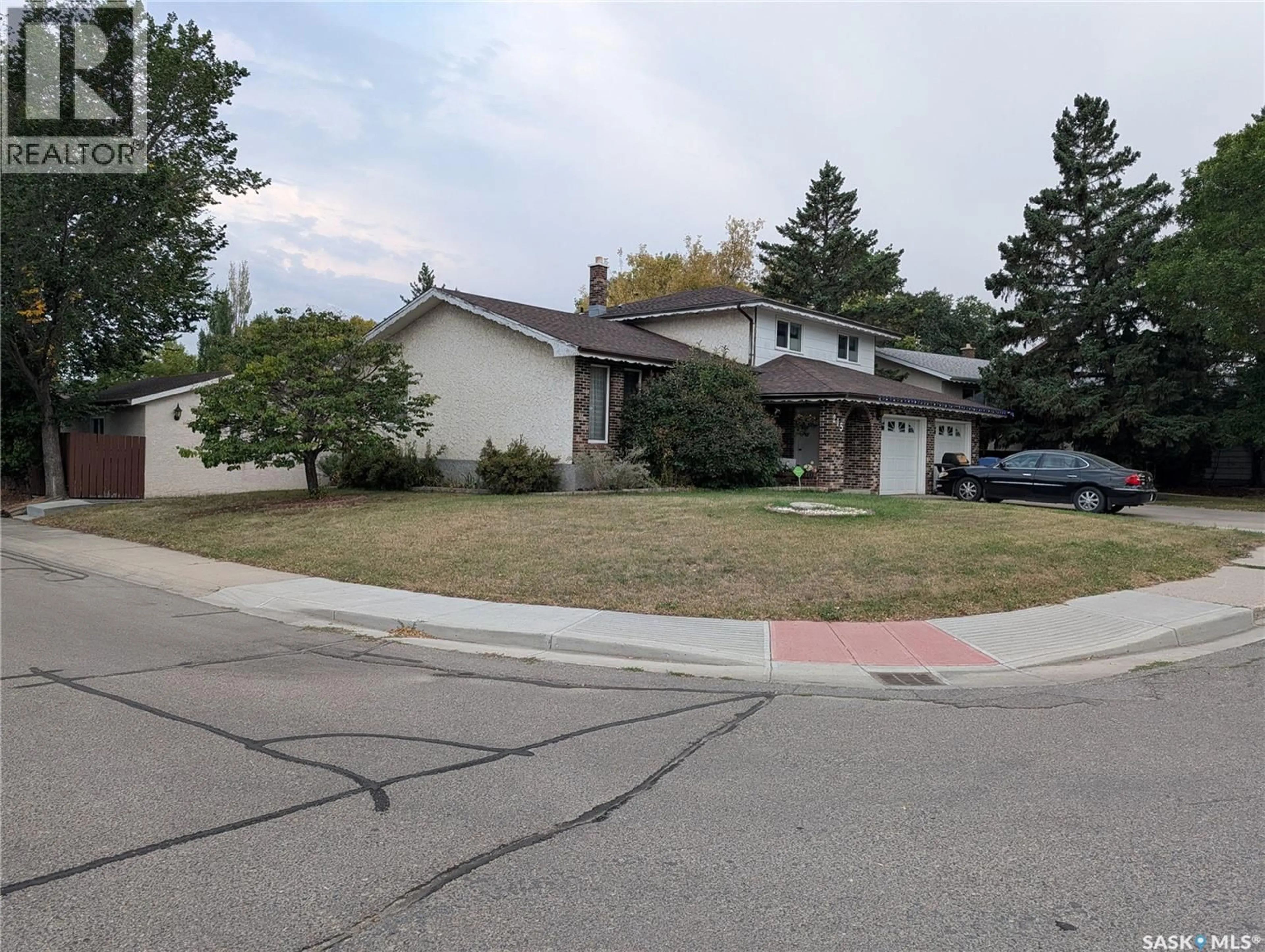Unknown for 215 DALGLIESH DRIVE, Regina Saskatchewan S4R7Z6