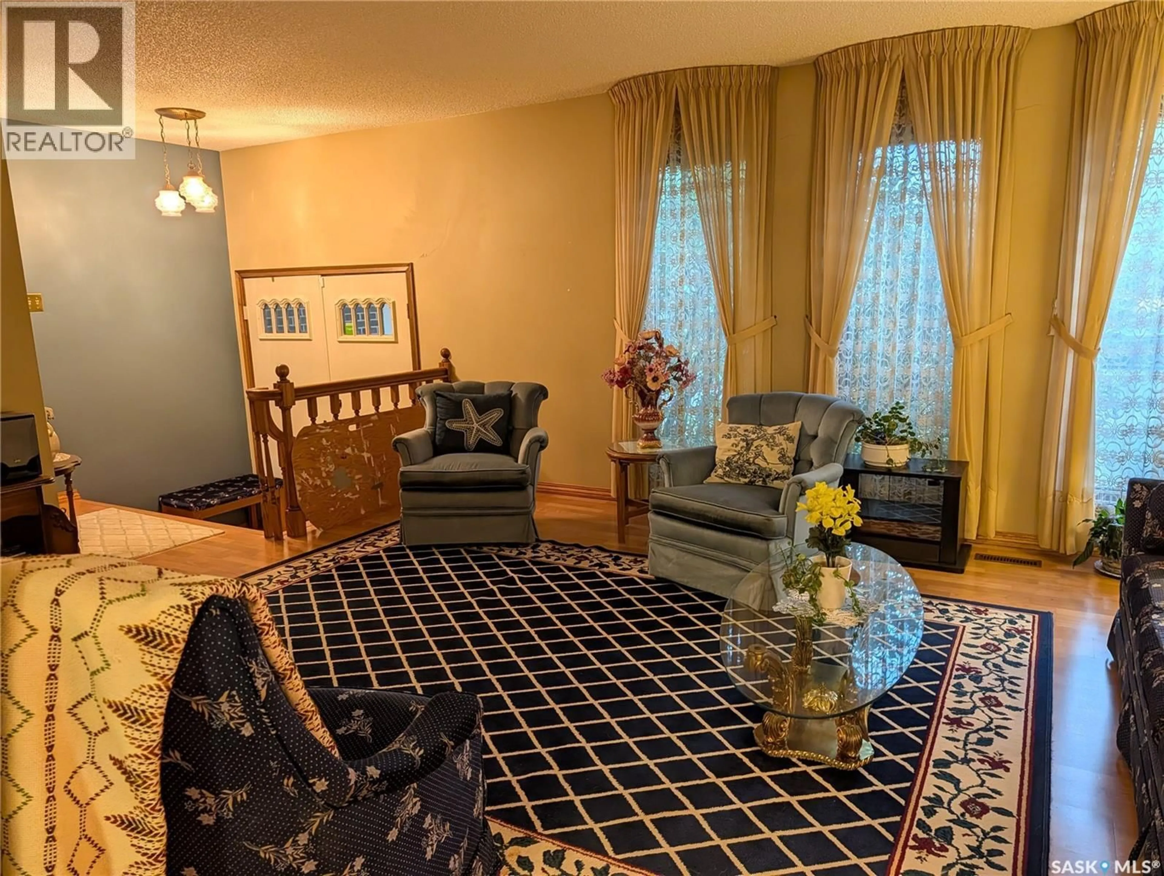 Living room with furniture, unknown for 215 DALGLIESH DRIVE, Regina Saskatchewan S4R7Z6
