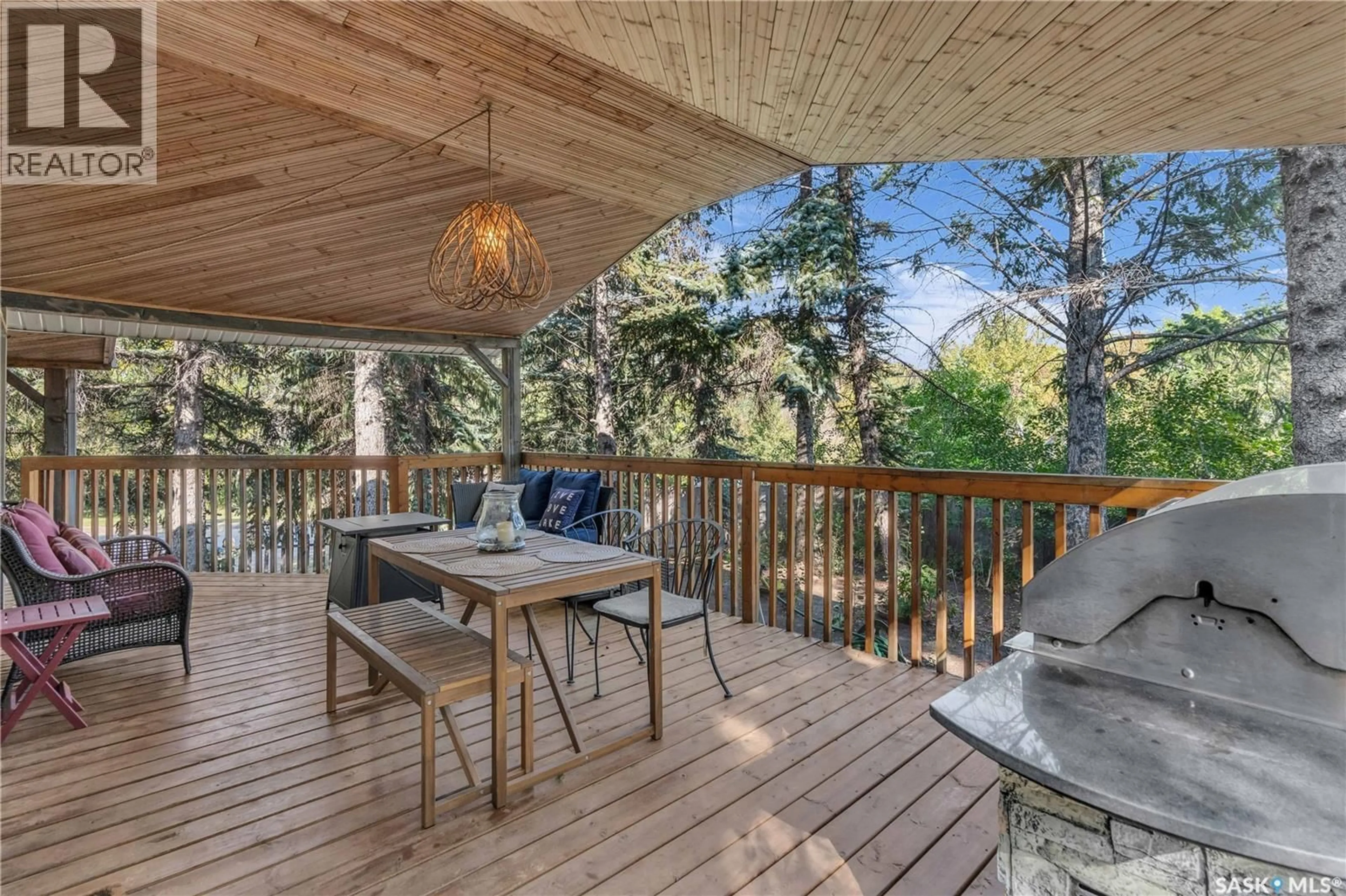 Patio, unknown for 501 5TH AVENUE, Regina Beach Saskatchewan S0G4C0