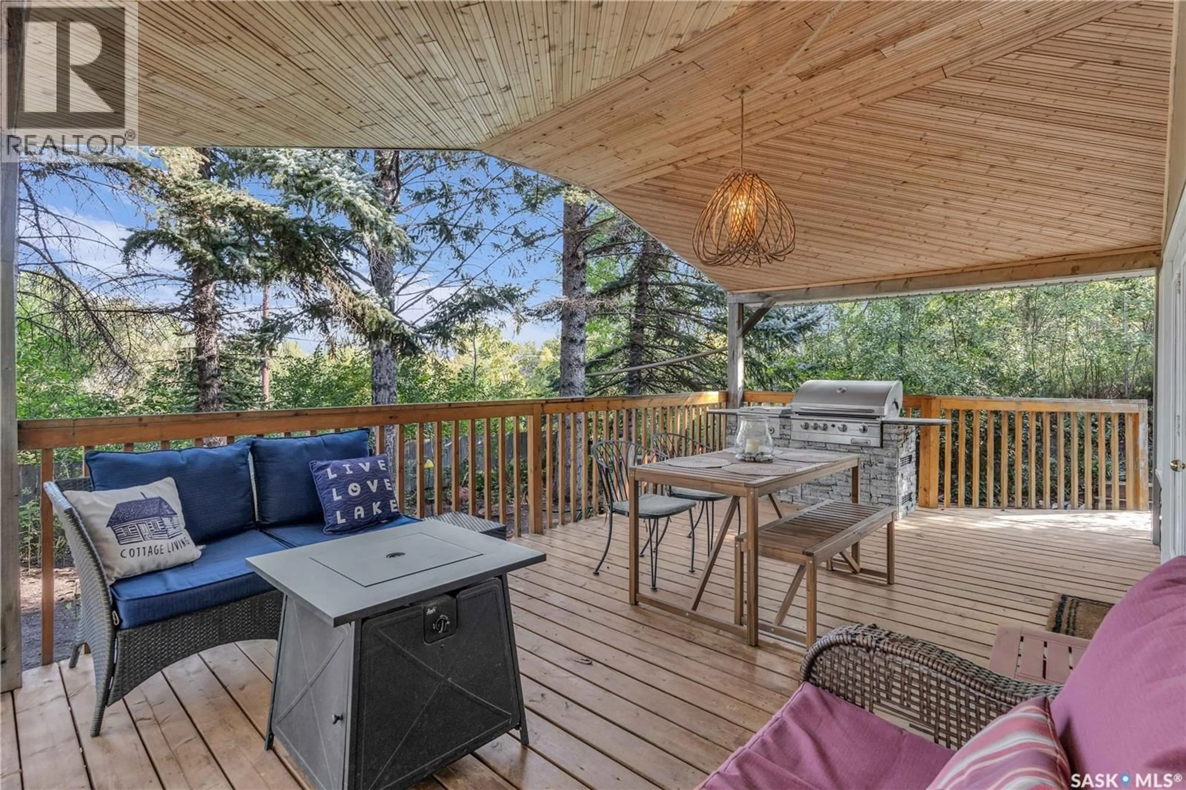 Patio, unknown for 501 5TH AVENUE, Regina Beach Saskatchewan S0G4C0