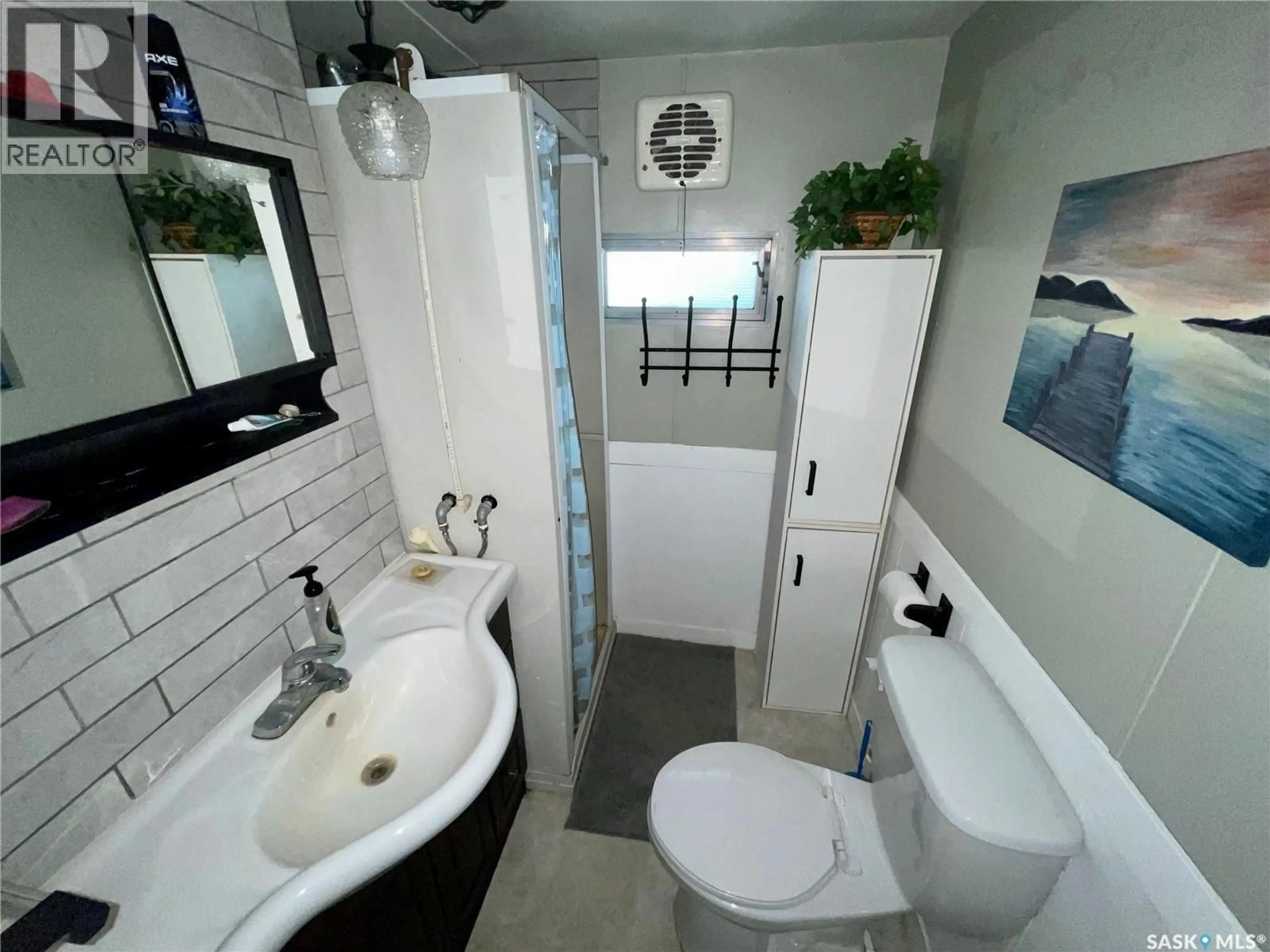 Contemporary bathroom, ceramic/tile floor for 66A ELK ROAD, Crooked Lake Saskatchewan S0G5L0
