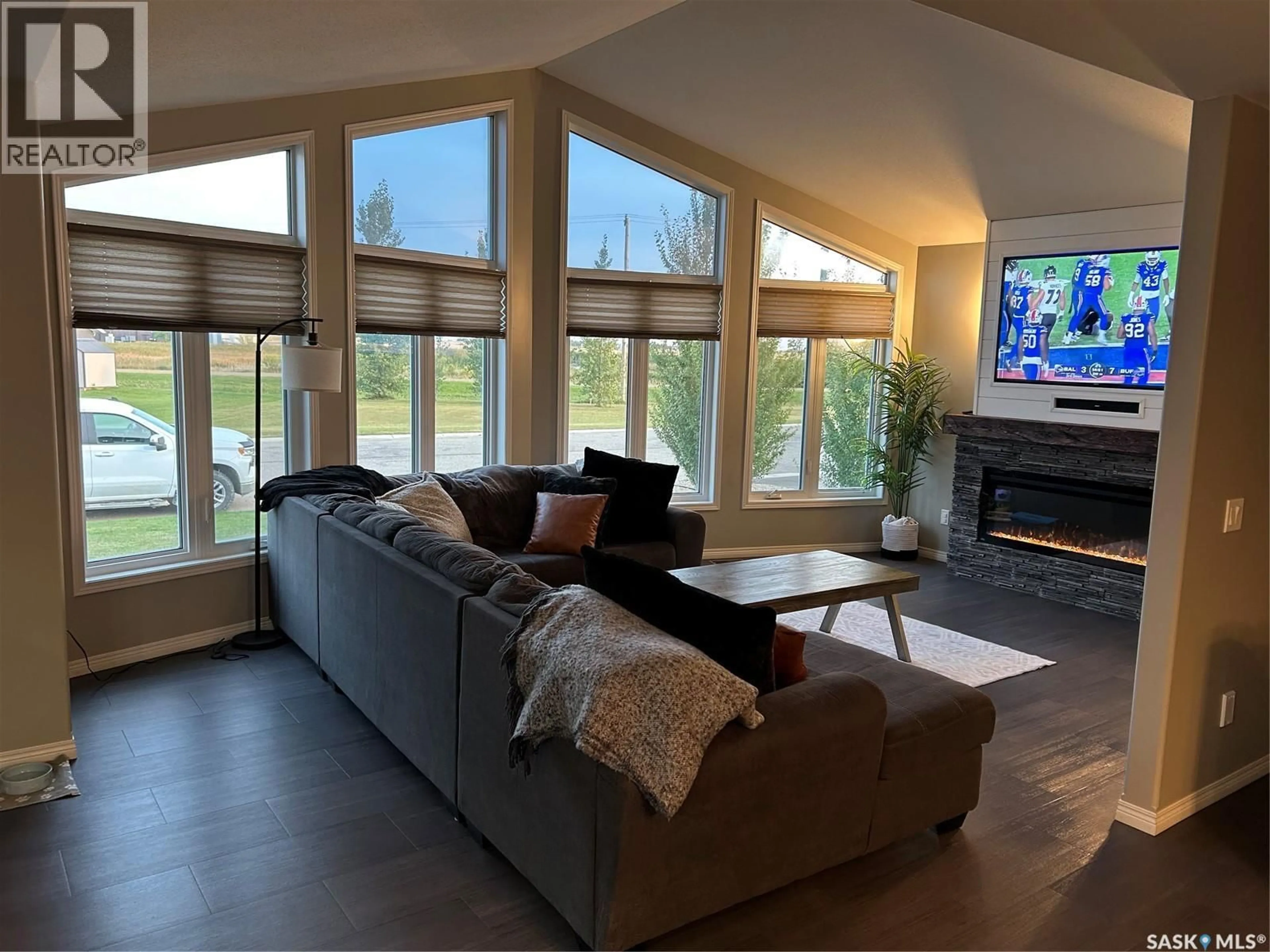 Living room with furniture, unknown for 711 5TH AVENUE, Alameda Saskatchewan S0C0A0