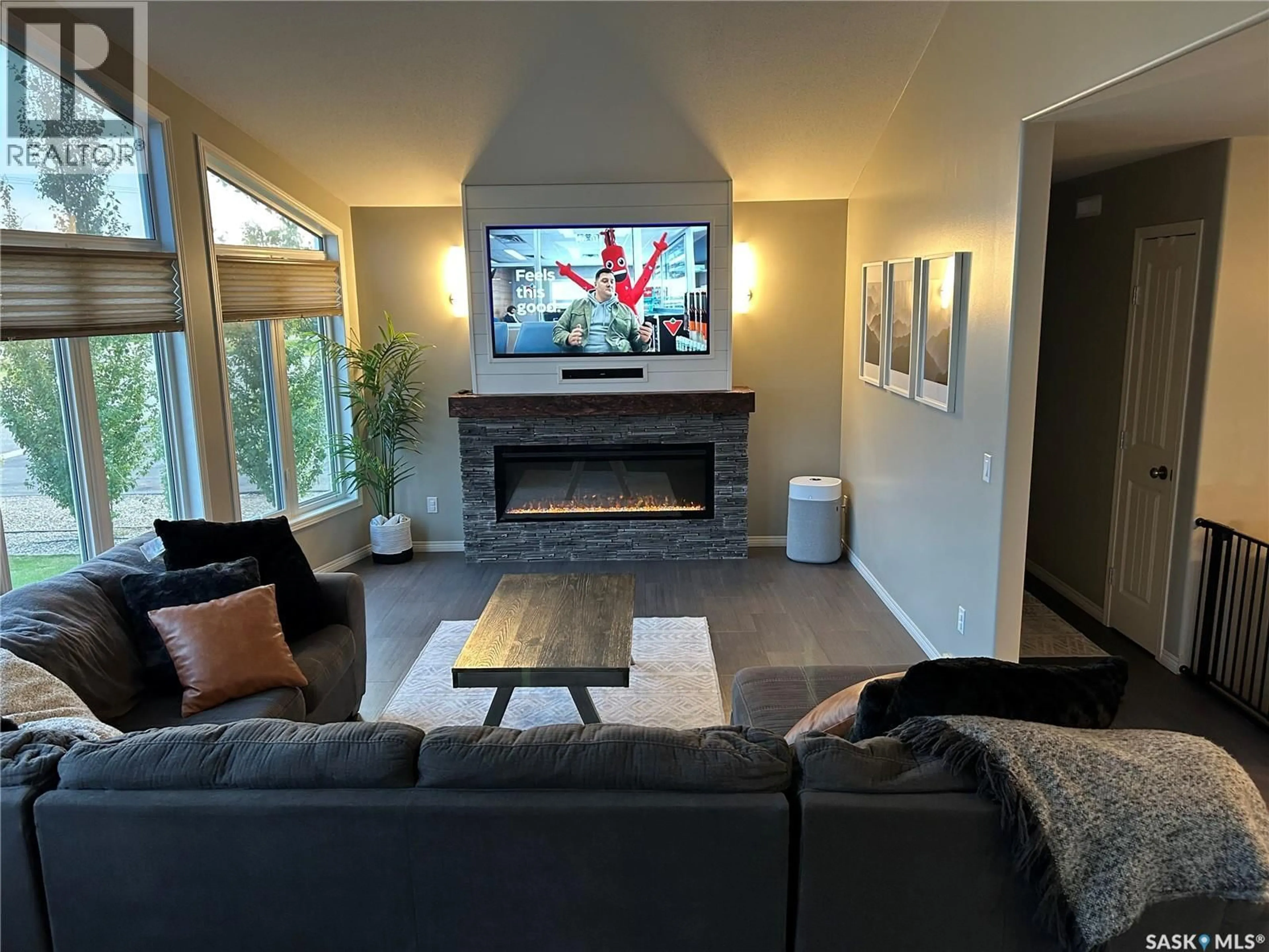 Living room with furniture, unknown for 711 5TH AVENUE, Alameda Saskatchewan S0C0A0