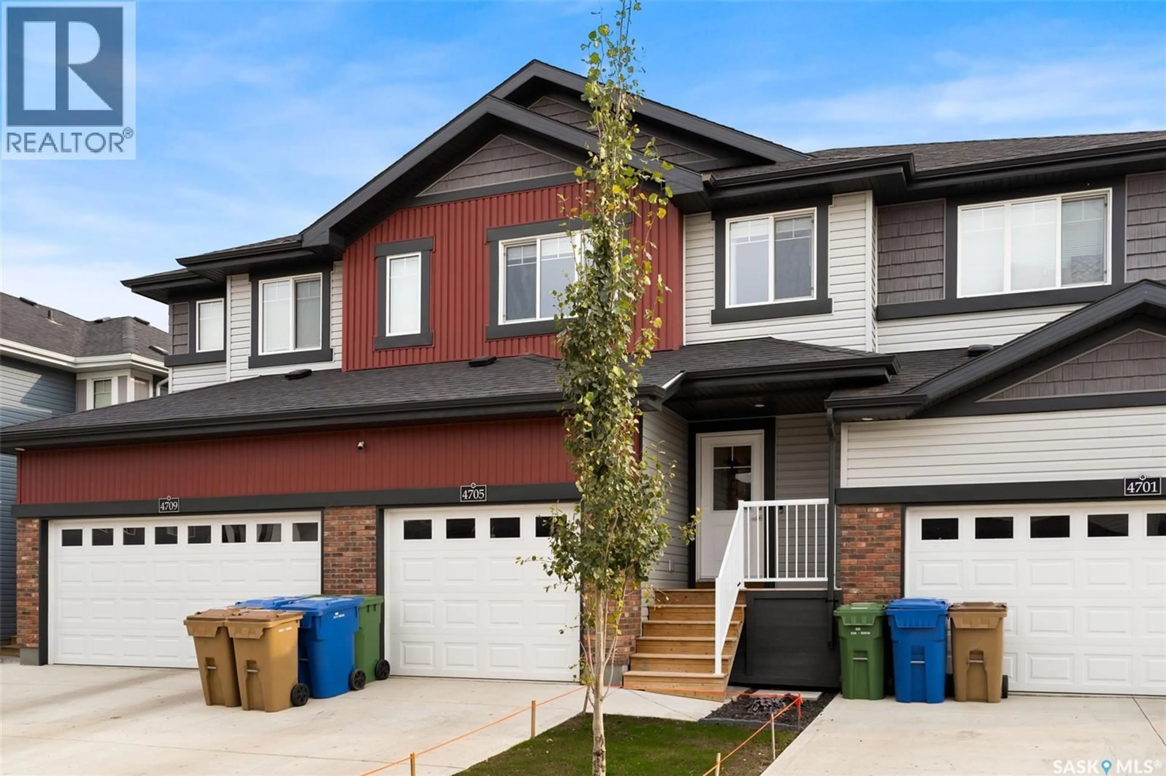 Home with brick exterior material, street for 4705 MUTRIE CRESCENT, Regina Saskatchewan S4V3X8