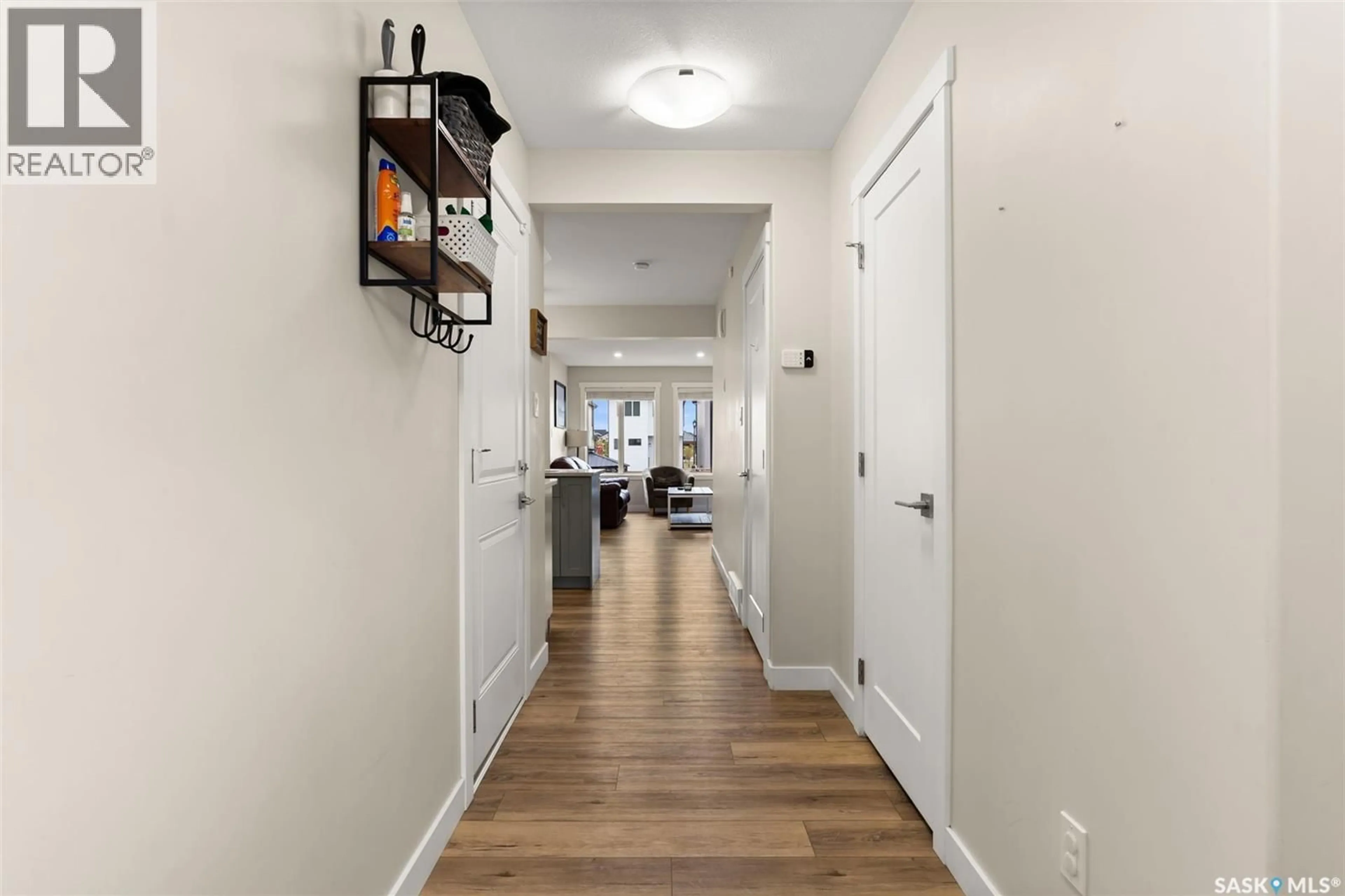 Indoor entryway for 4705 MUTRIE CRESCENT, Regina Saskatchewan S4V3X8