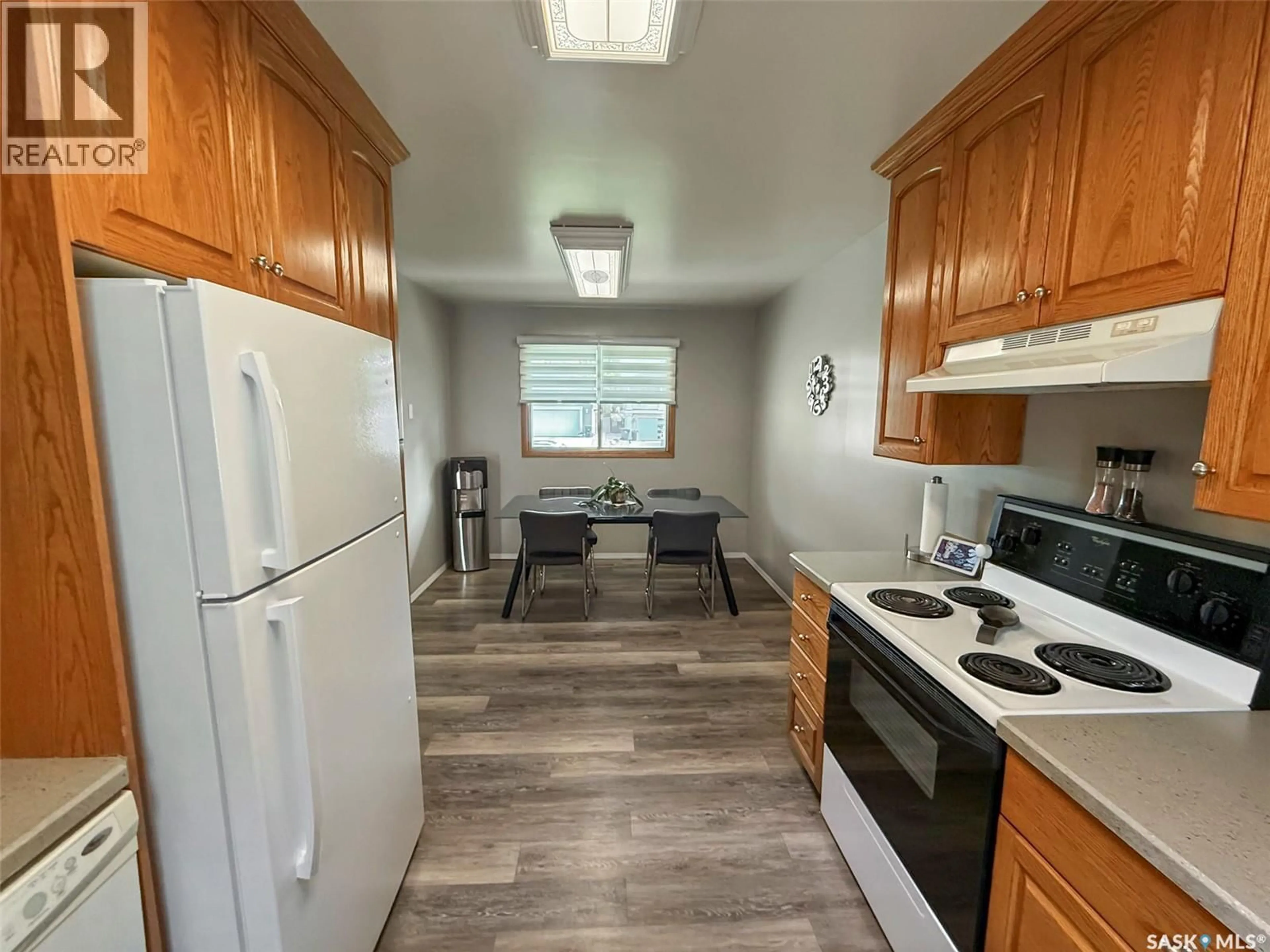 Standard kitchen, unknown for 474 4TH AVENUE, Swift Current Saskatchewan S9H3M1