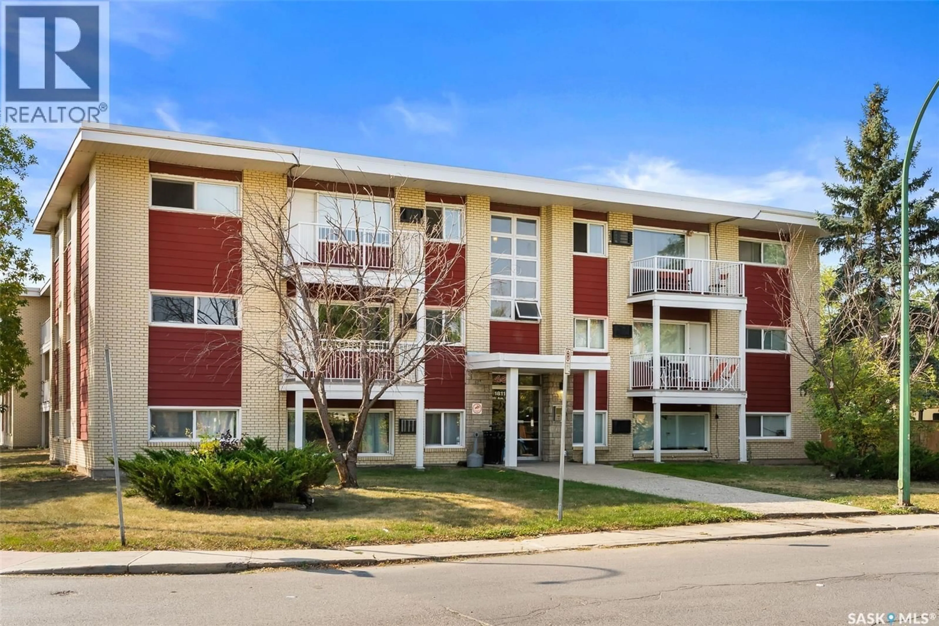 Patio, building for 10 - 1811 8TH AVENUE, Regina Saskatchewan S4R0G5