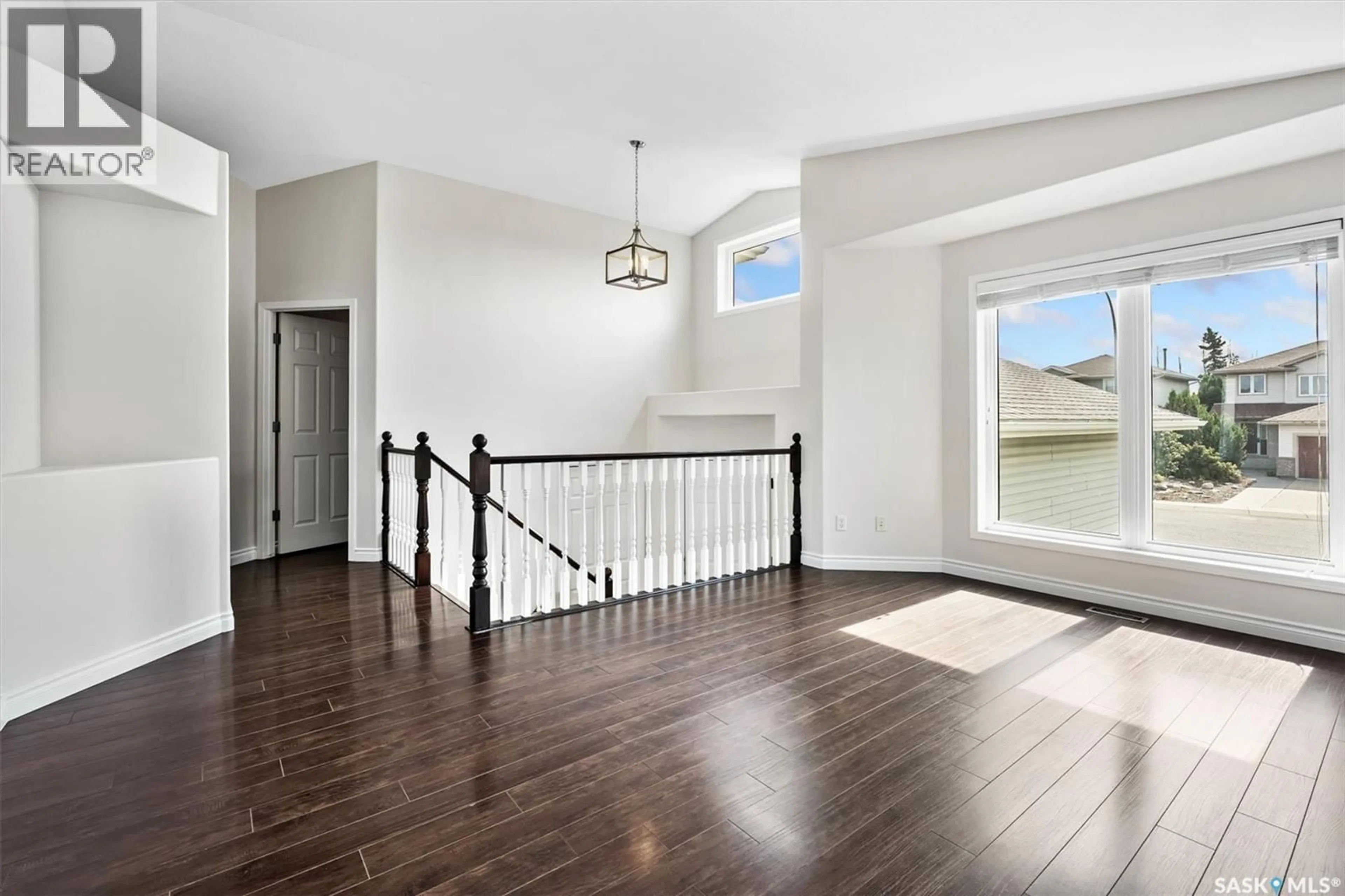Indoor entryway for 454 BUCKWOLD COVE, Saskatoon Saskatchewan S7N4W1