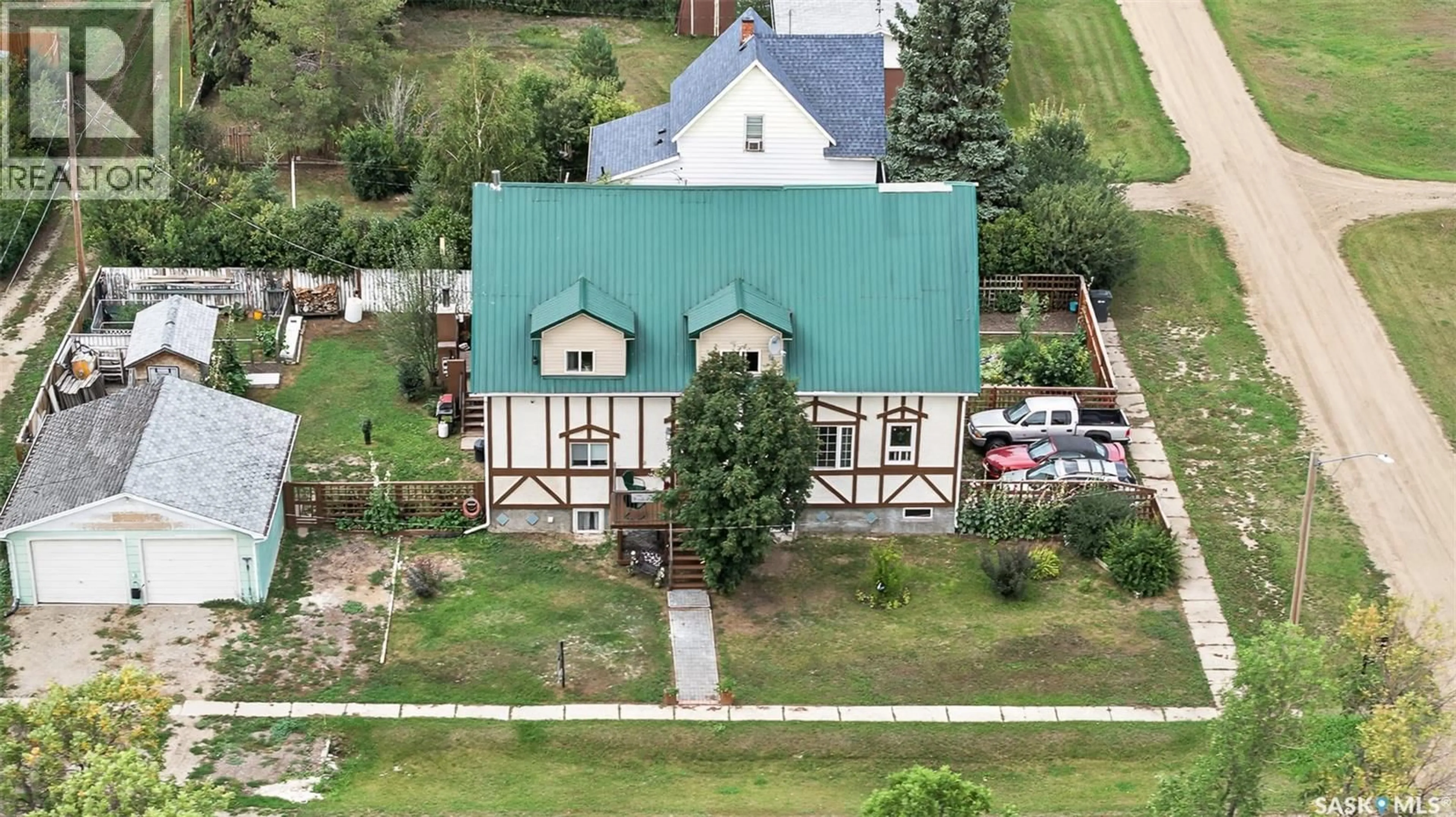 A pic from outside/outdoor area/front of a property/back of a property/a pic from drone, building for 9 GEORGE STREET, Marquis Saskatchewan S0H2X0