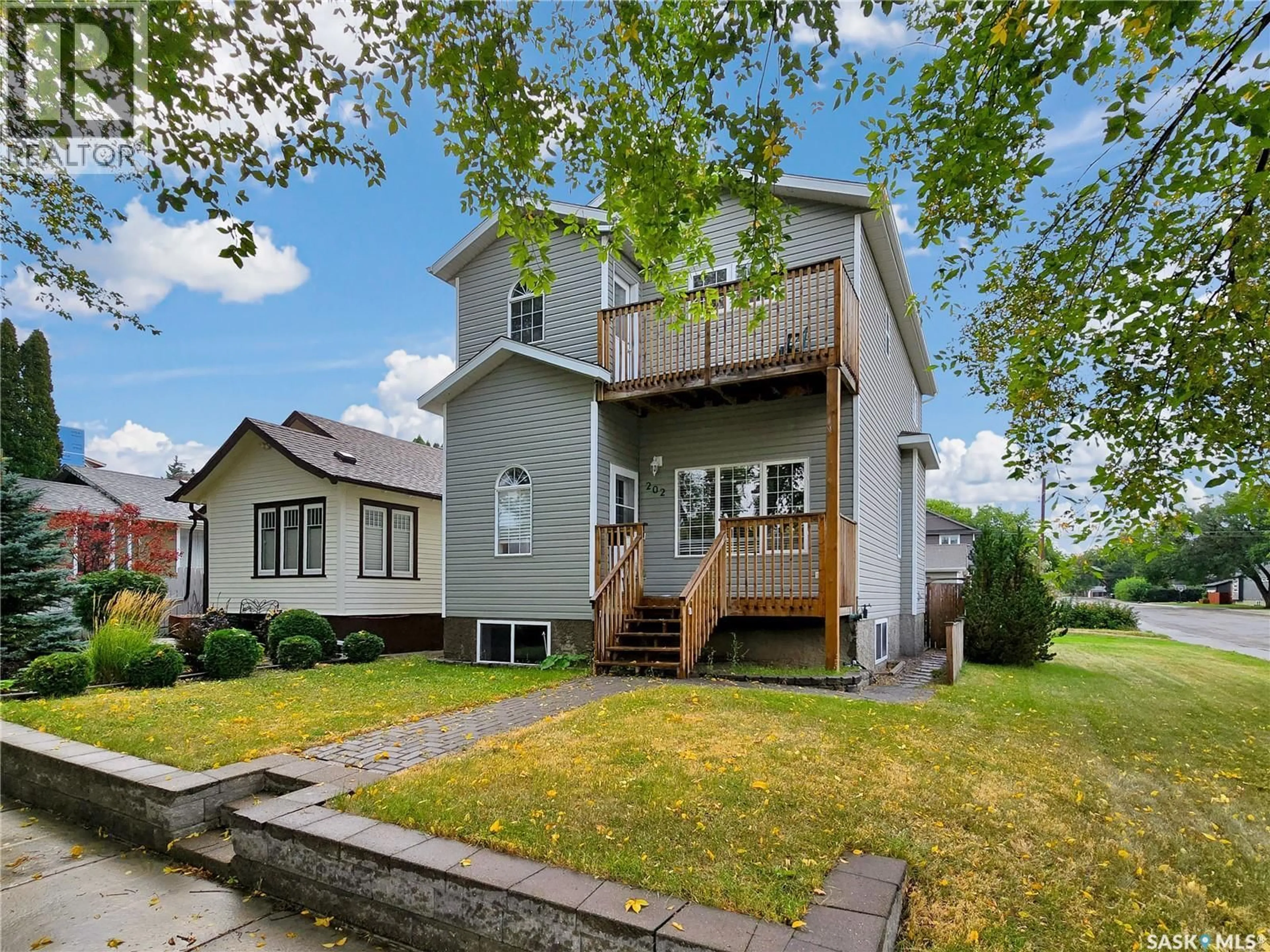 A pic from outside/outdoor area/front of a property/back of a property/a pic from drone, street for 202 2ND STREET, Saskatoon Saskatchewan S7H1N6
