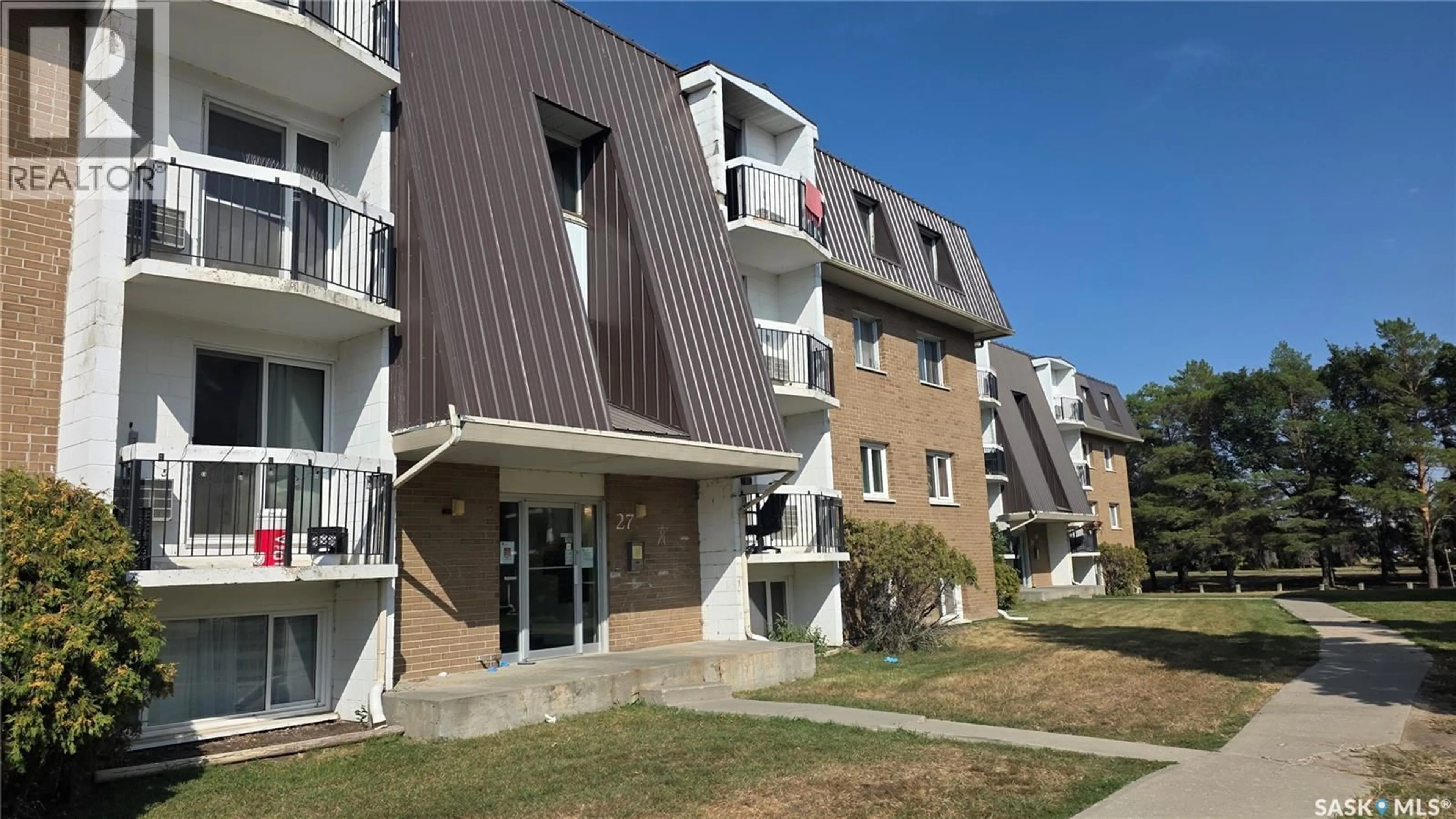 Patio, unknown for 44 27 CENTENNIAL STREET, Regina Saskatchewan S4S6K7