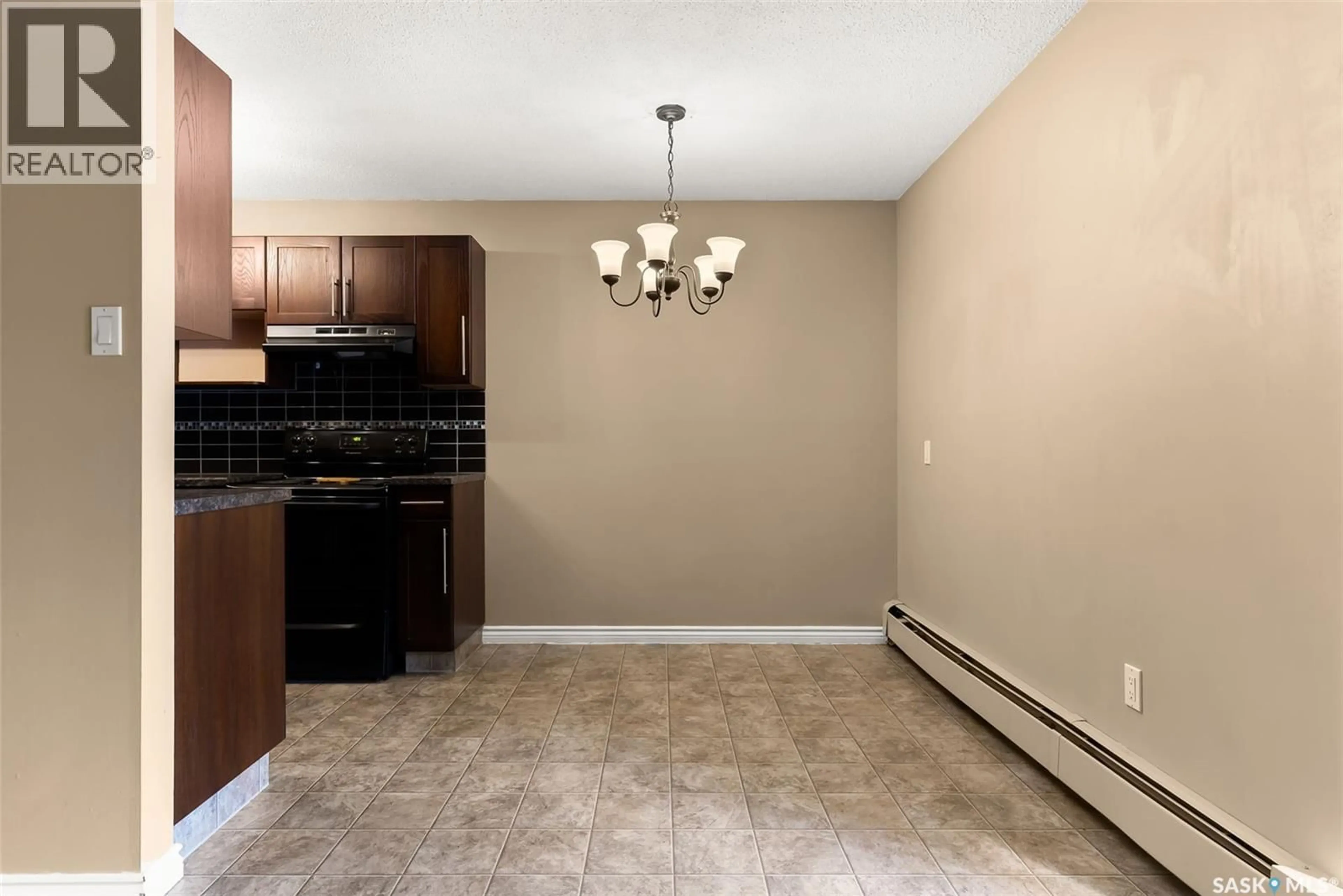 Standard kitchen, unknown for 6 1953 GARNET STREET, Regina Saskatchewan S4T2Z5