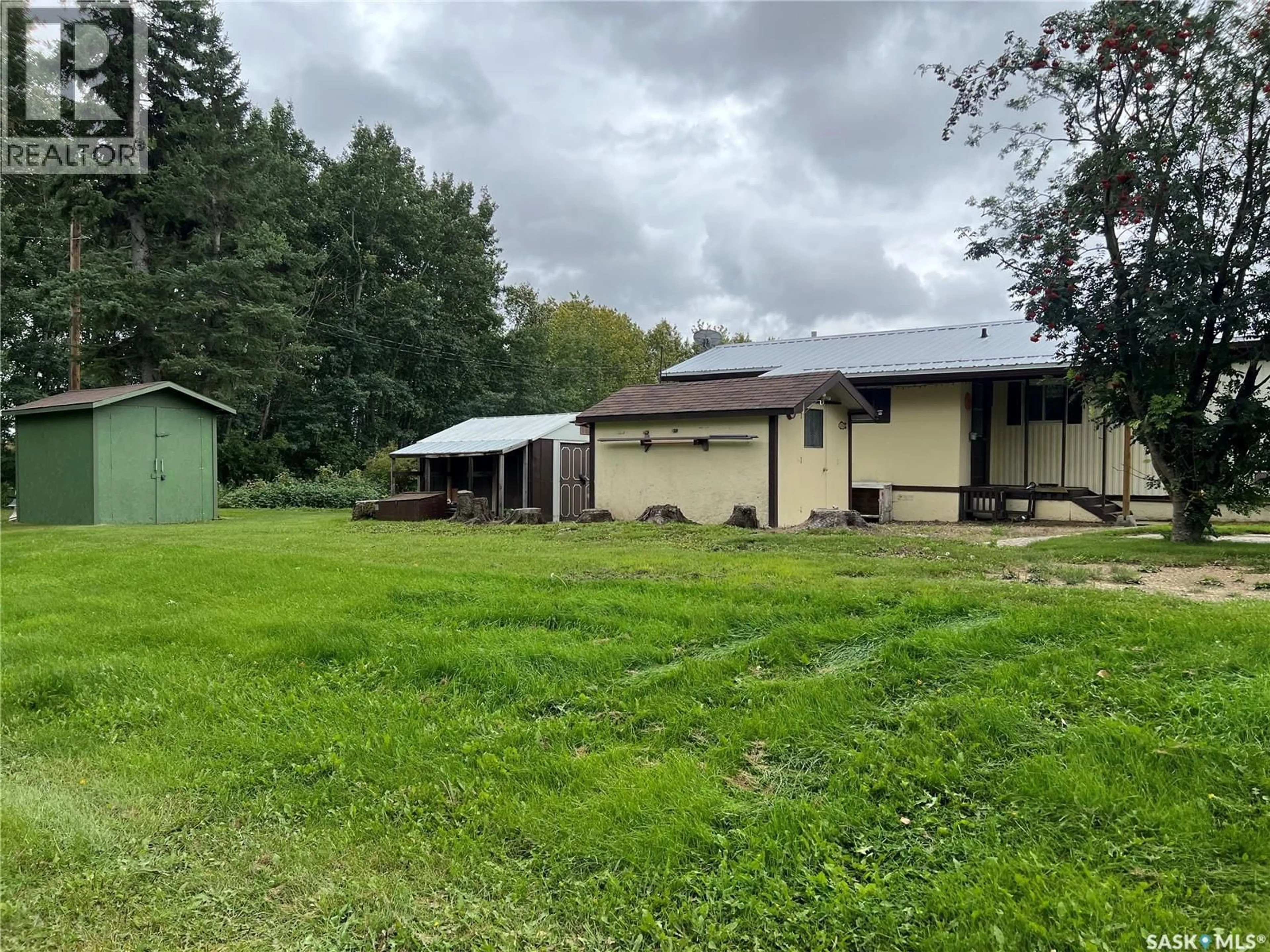 A pic from outside/outdoor area/front of a property/back of a property/a pic from drone, building for 613 1ST STREET, Bjorkdale Rm No. 426 Saskatchewan S0E0N0