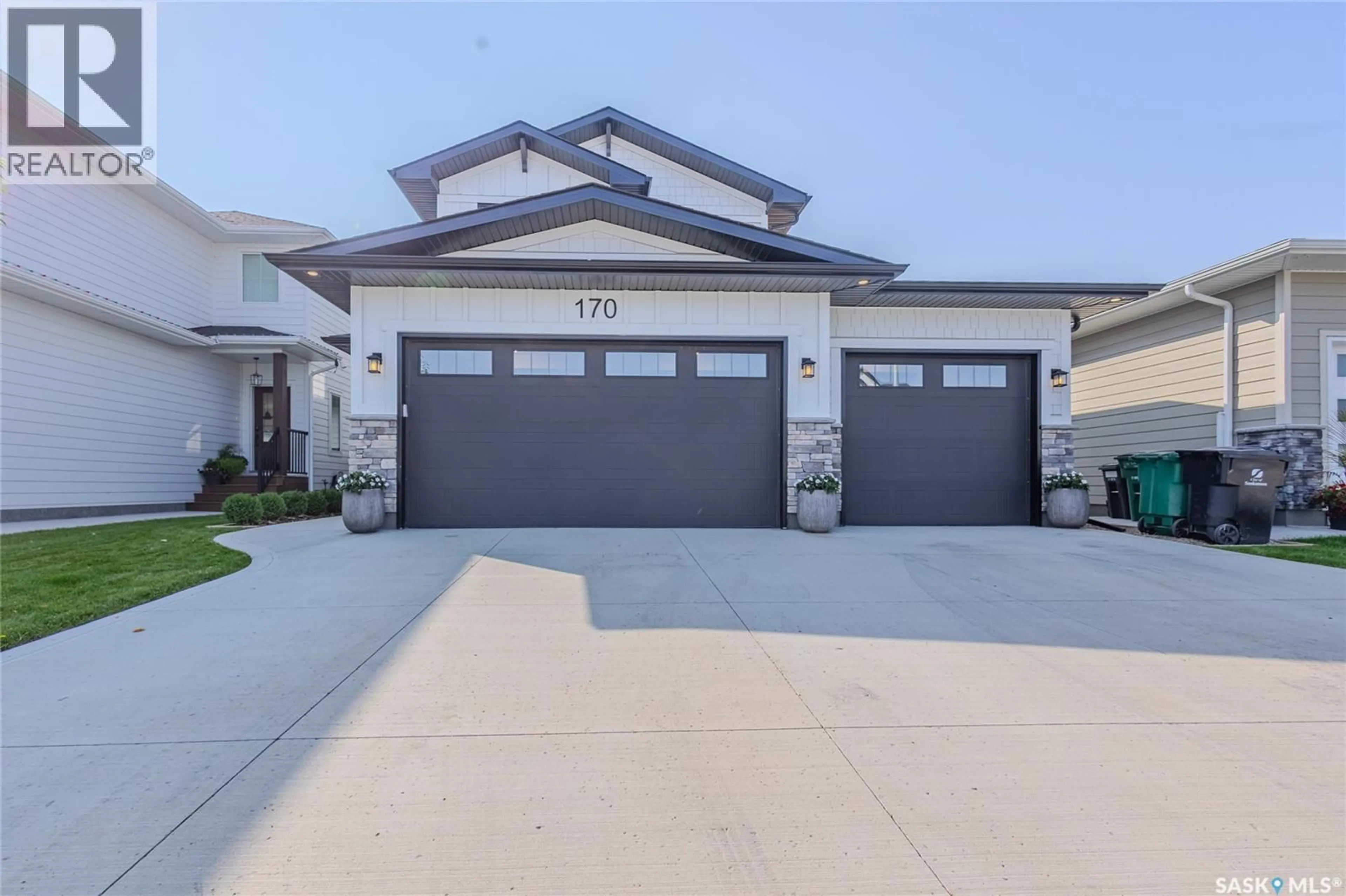 Indoor garage for 170 KEITH WAY, Saskatoon Saskatchewan S7V0X9