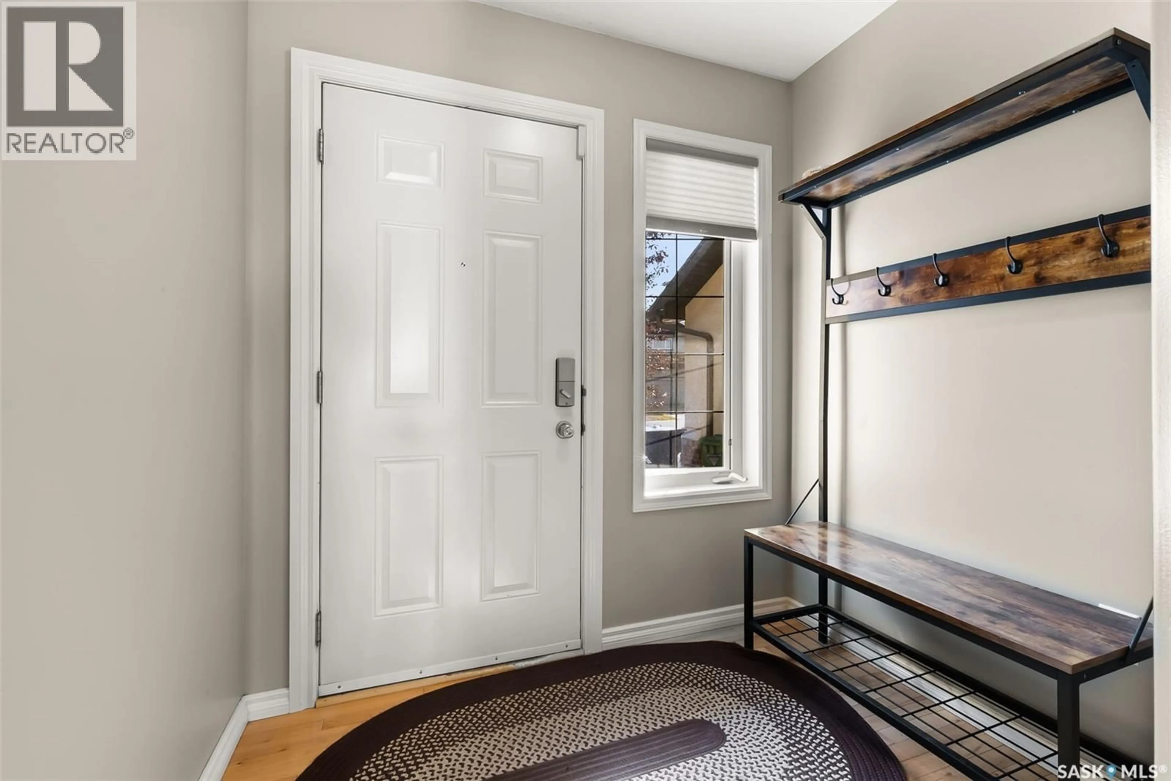 Indoor entryway for 3101 - 59 TREGARVA DRIVE, Regina Saskatchewan S4V1G5