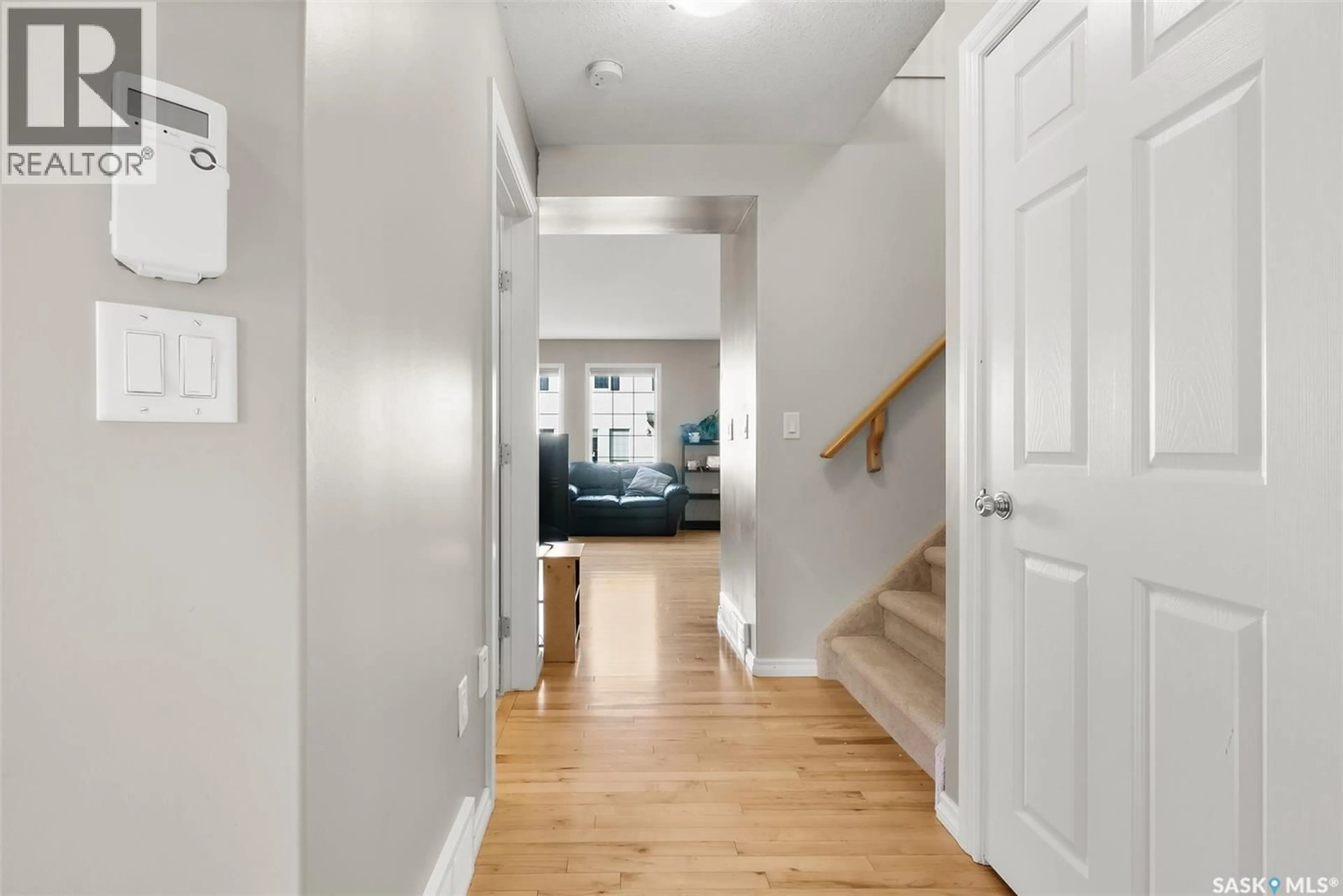 Indoor entryway for 3101 - 59 TREGARVA DRIVE, Regina Saskatchewan S4V1G5