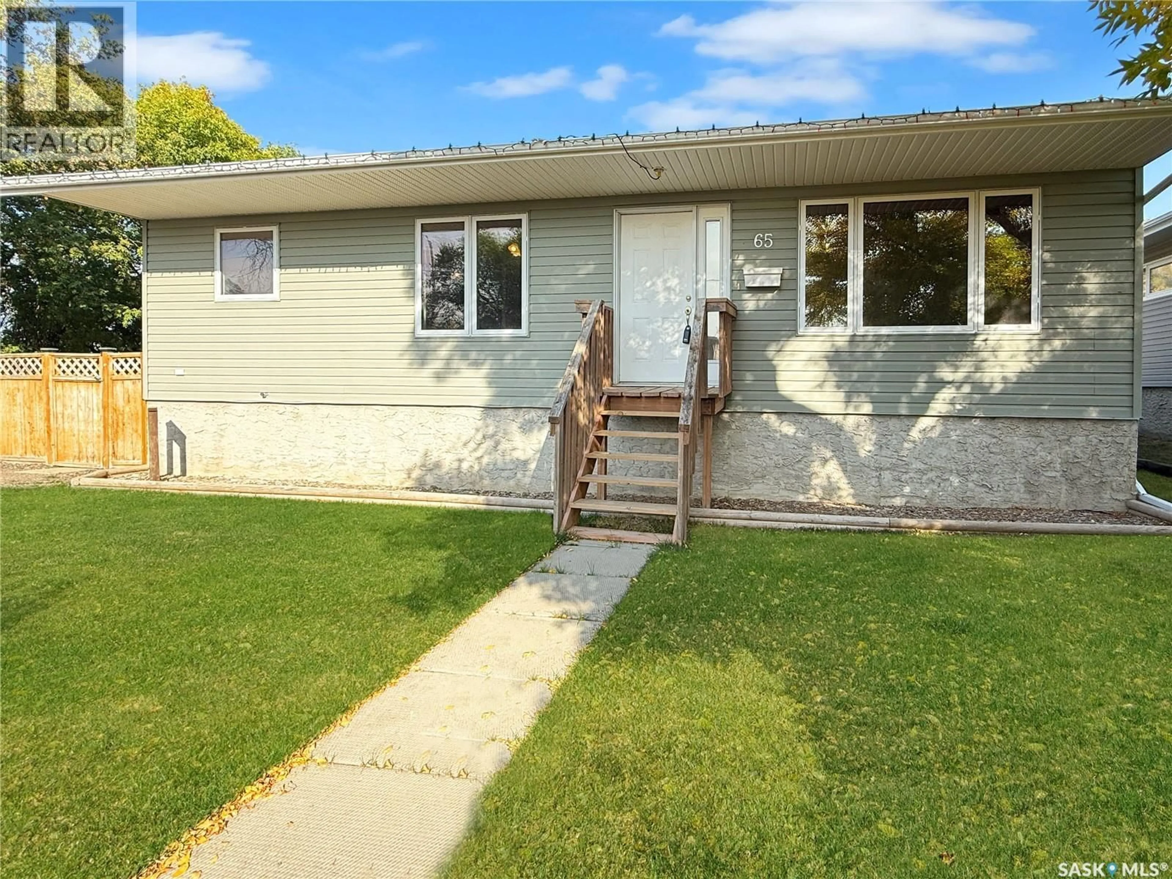 Home with vinyl exterior material, street for 65 ST GEORGE STREET, Qu'Appelle Saskatchewan S0G4A0