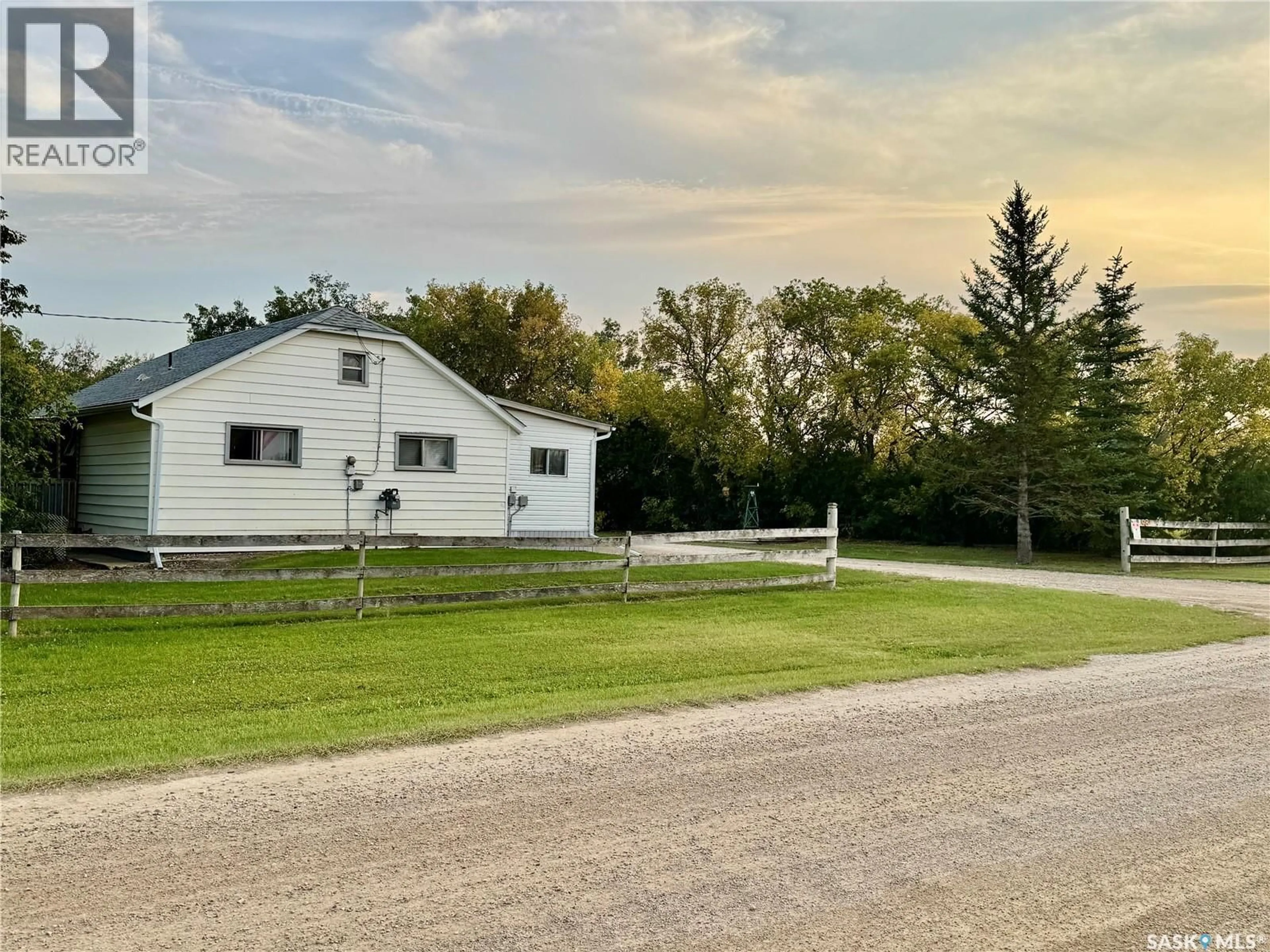 A pic from outside/outdoor area/front of a property/back of a property/a pic from drone, street for 98 4TH AVENUE, Humboldt Saskatchewan S0K2A0