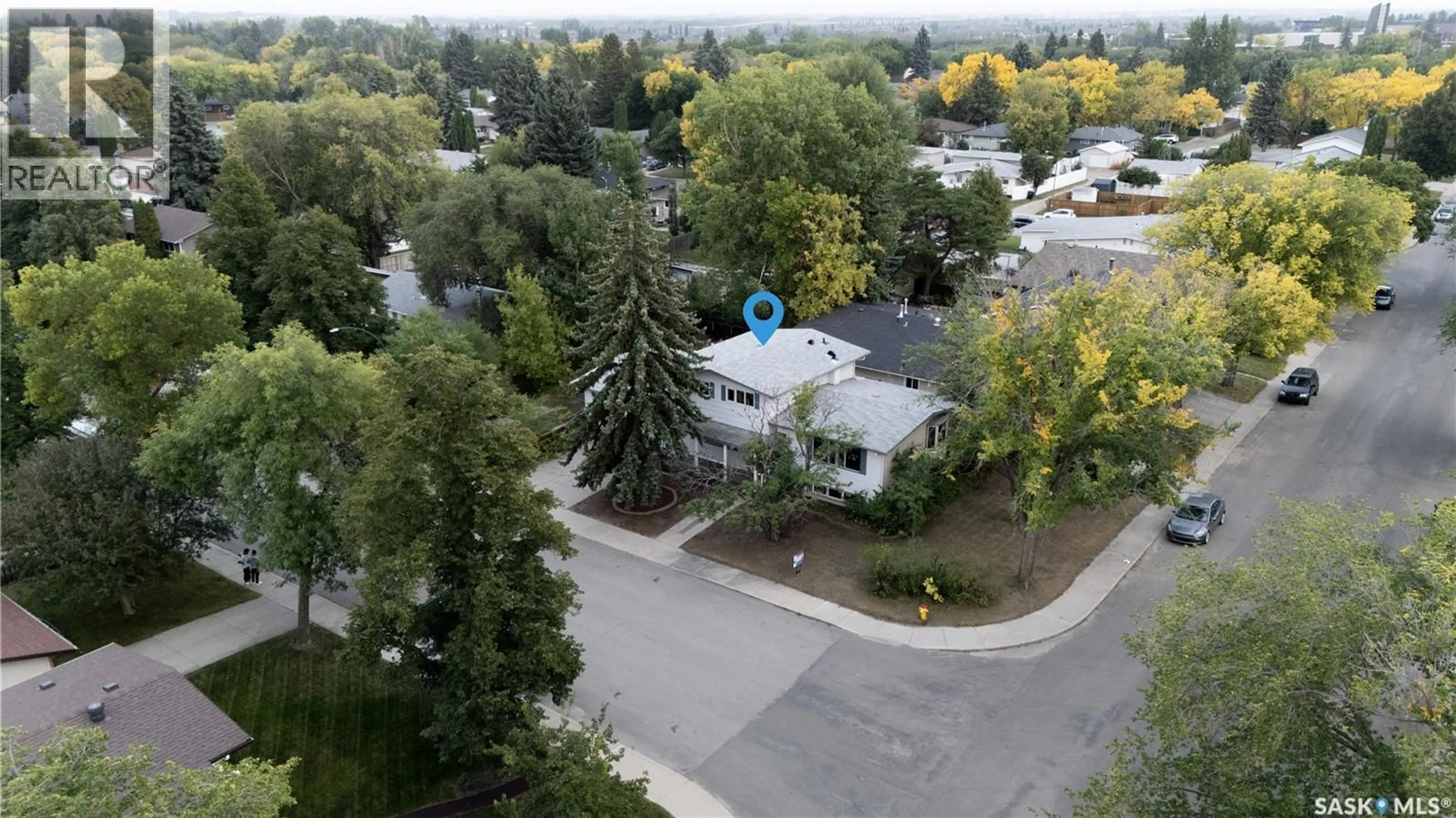 A pic from outside/outdoor area/front of a property/back of a property/a pic from drone, unknown for 3002 EASTVIEW, Saskatoon Saskatchewan S7J3J2