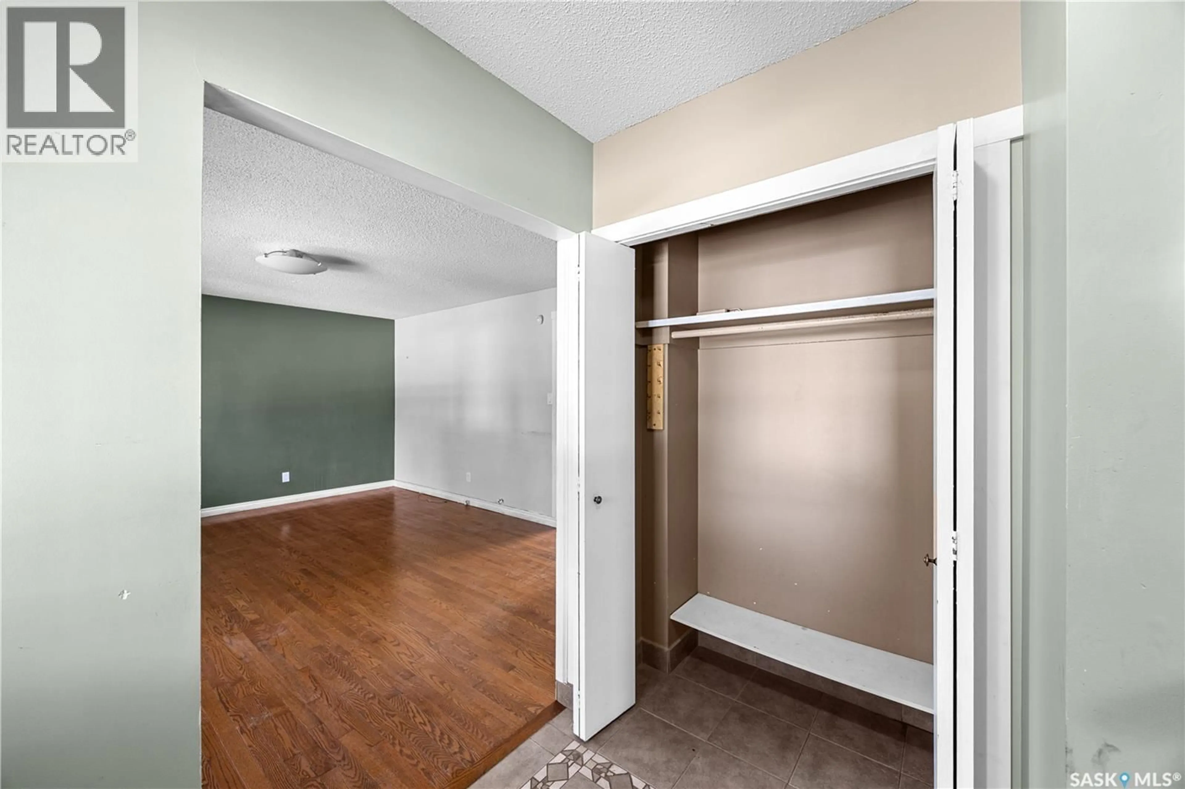 Unknown for 3002 EASTVIEW, Saskatoon Saskatchewan S7J3J2